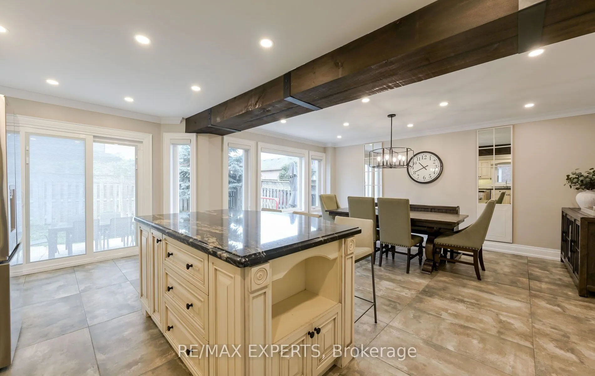 33 Emily Carr Crescent, #Main