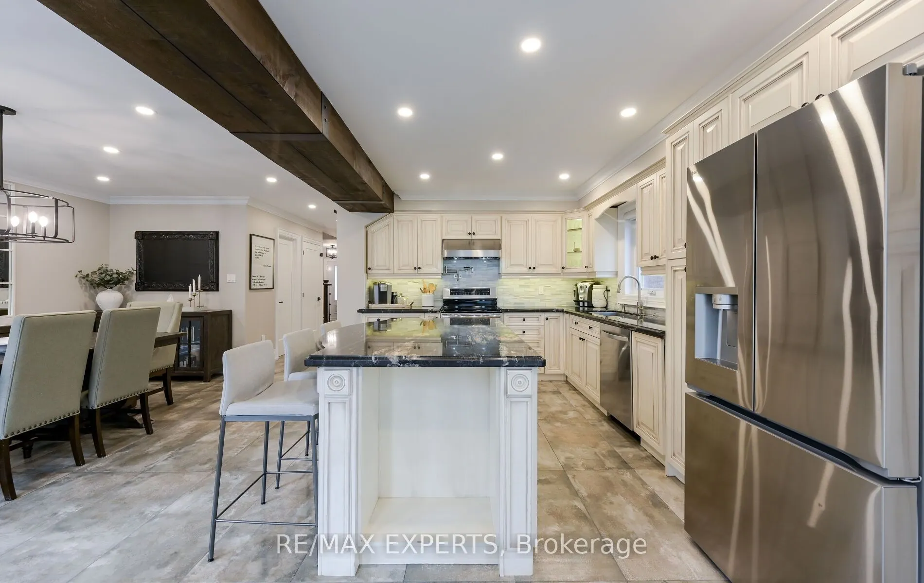 33 Emily Carr Crescent, #Main
