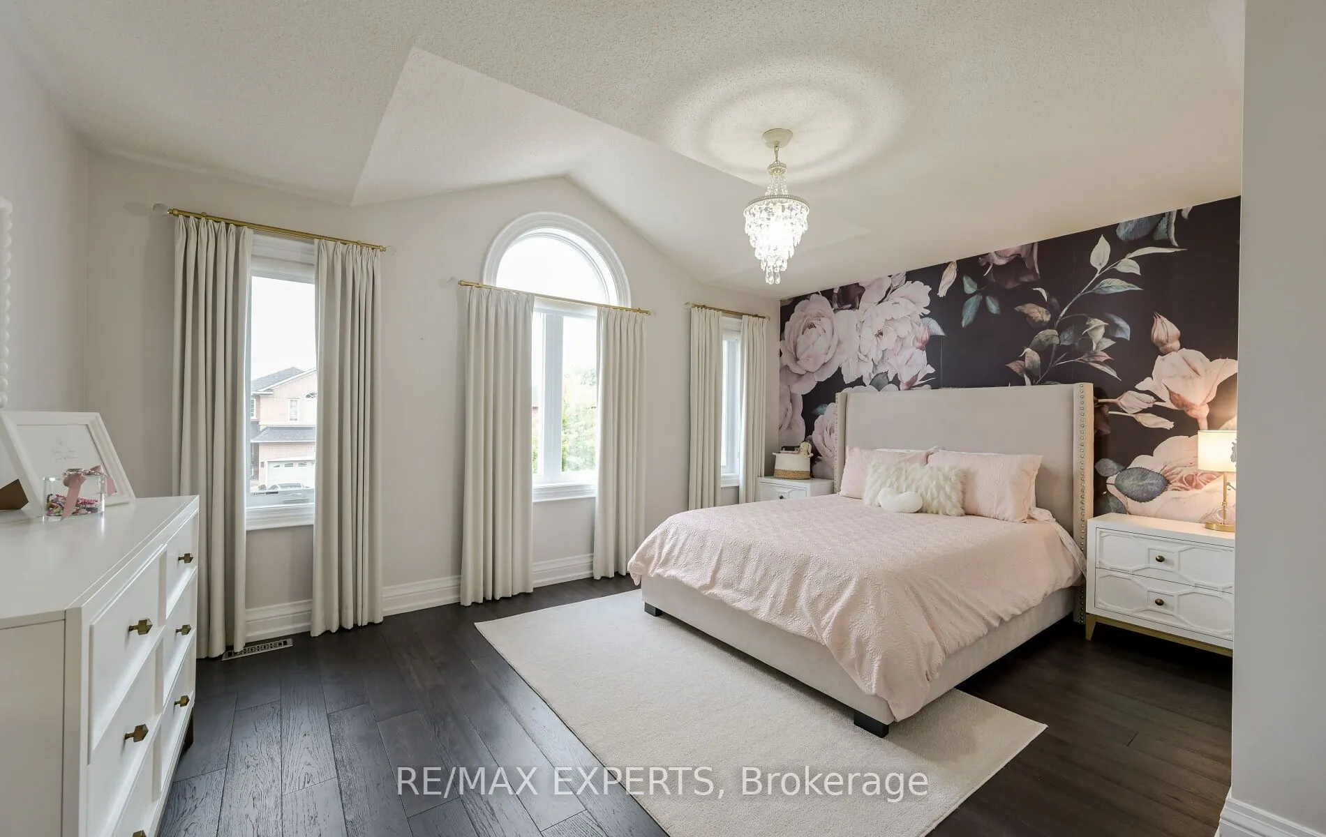 33 Emily Carr Crescent, #Main