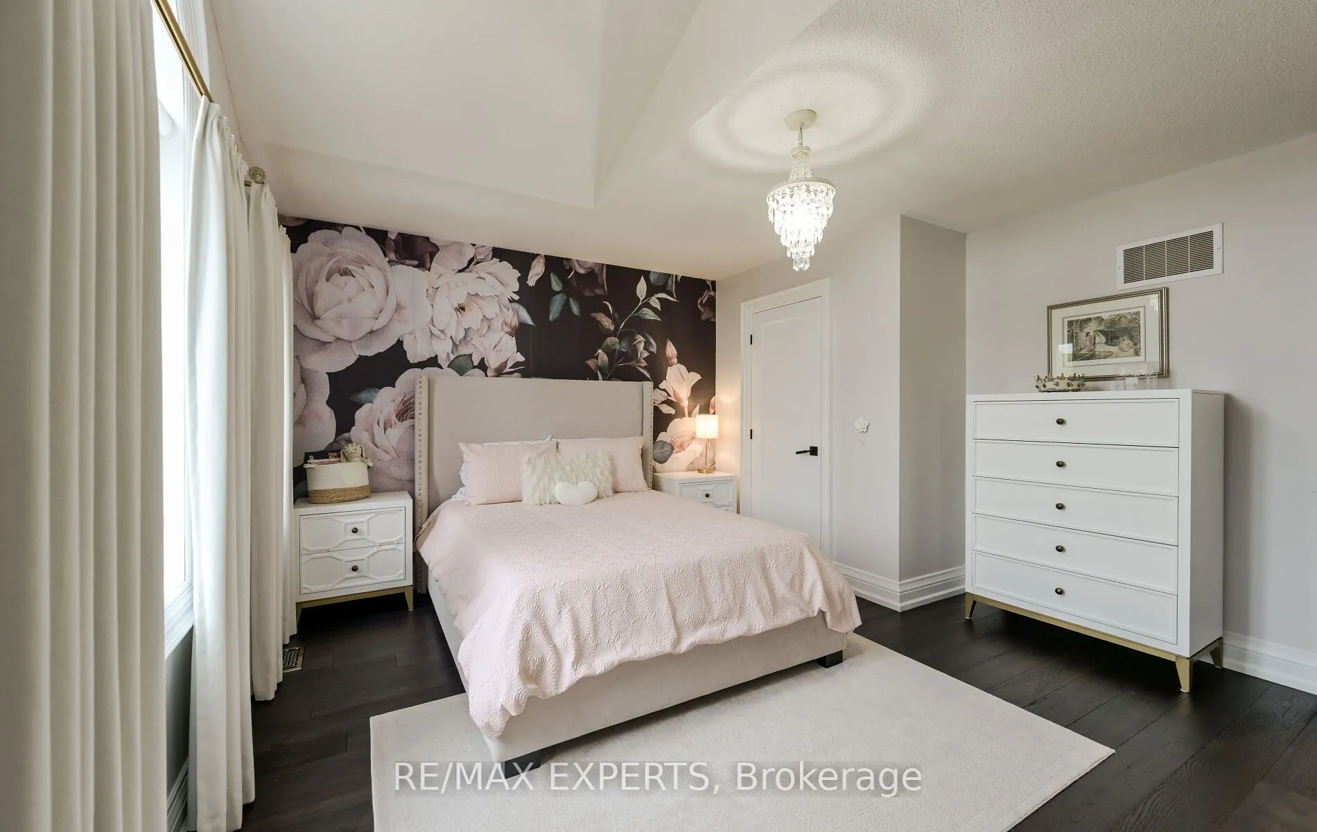 33 Emily Carr Crescent, #Main