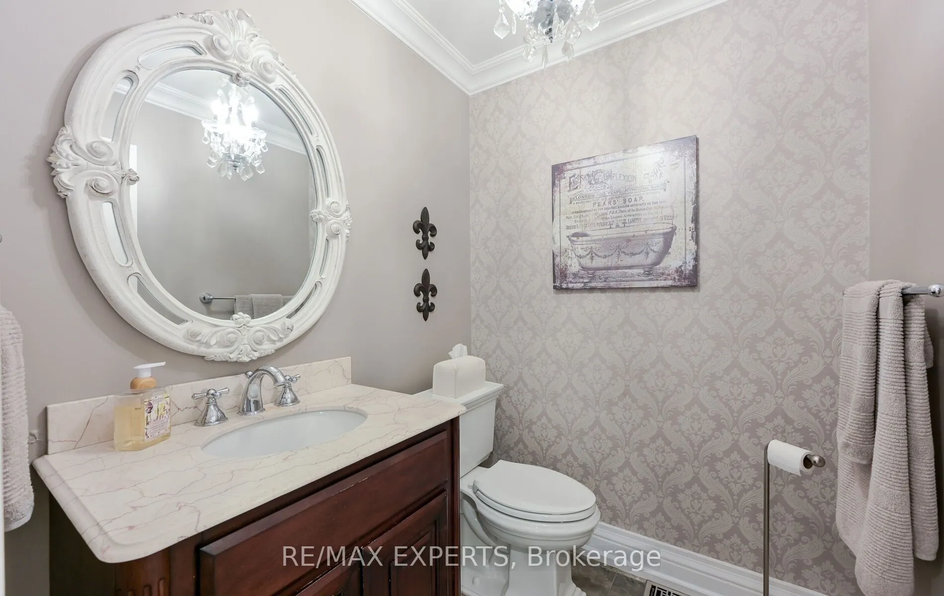 33 Emily Carr Crescent, #Main
