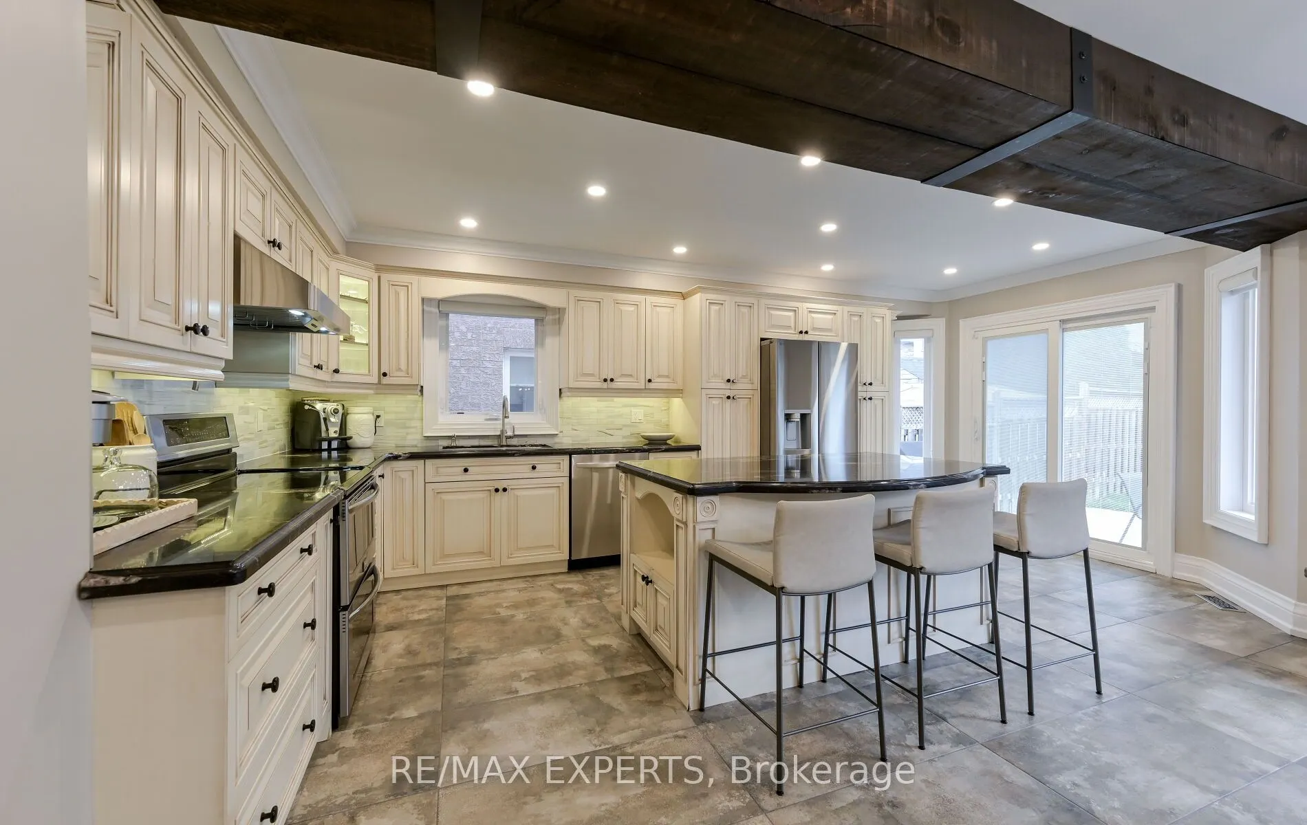 33 Emily Carr Crescent, #Main