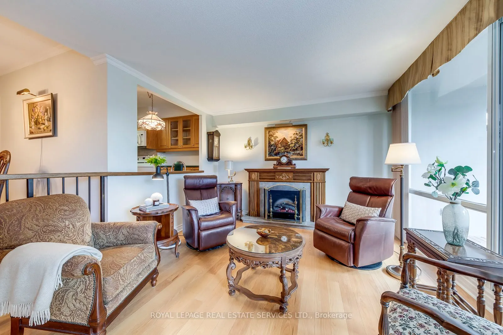 240 Scarlett Road, #405