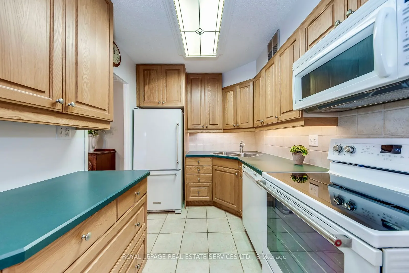 240 Scarlett Road, #405