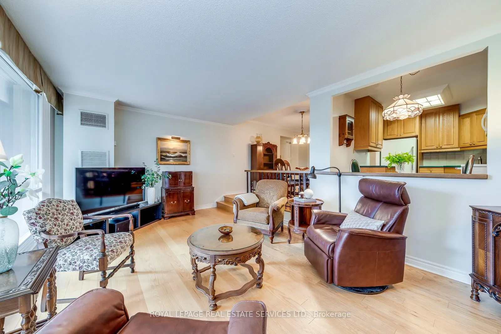 240 Scarlett Road, #405