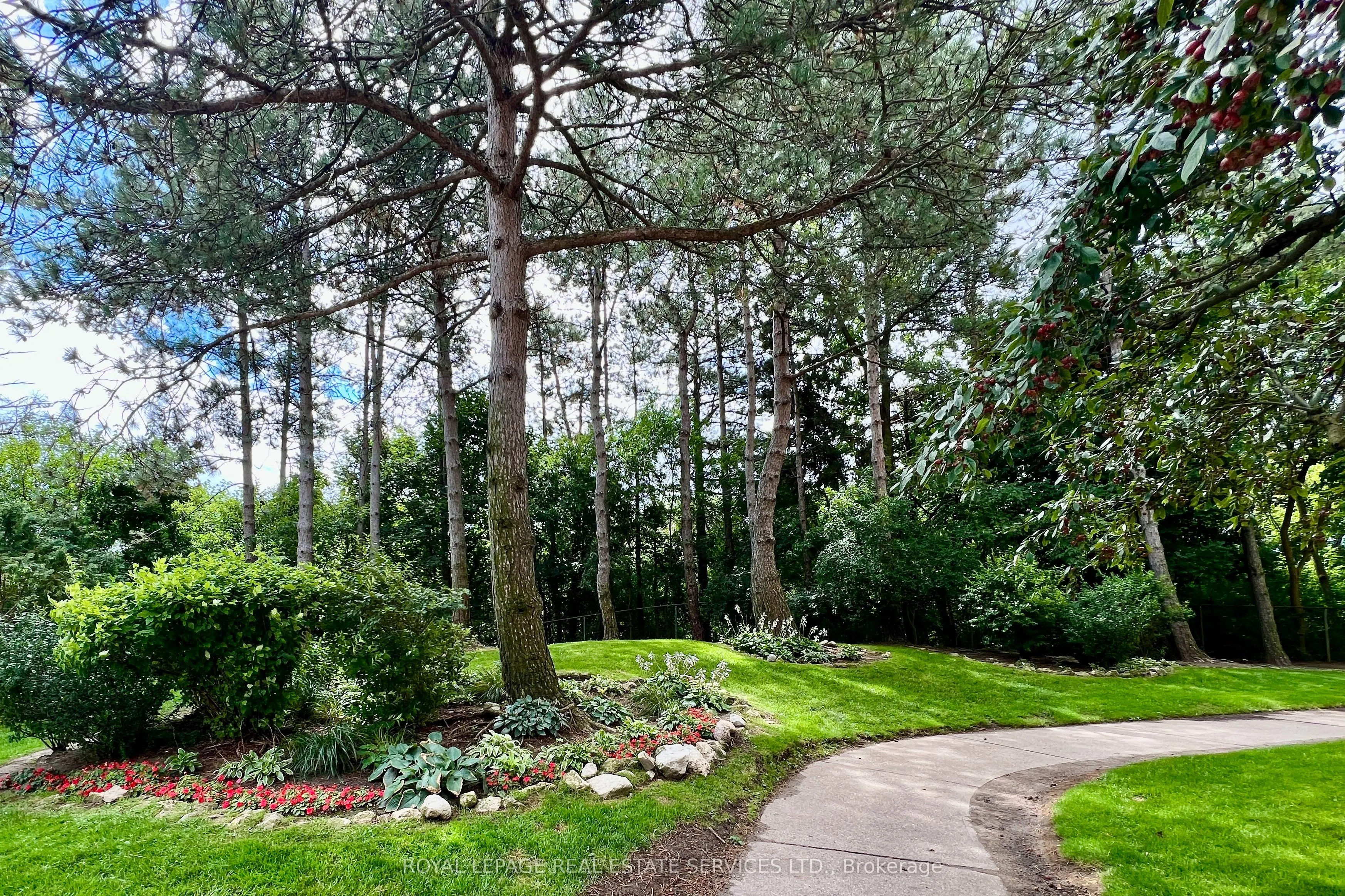 240 Scarlett Road, #405