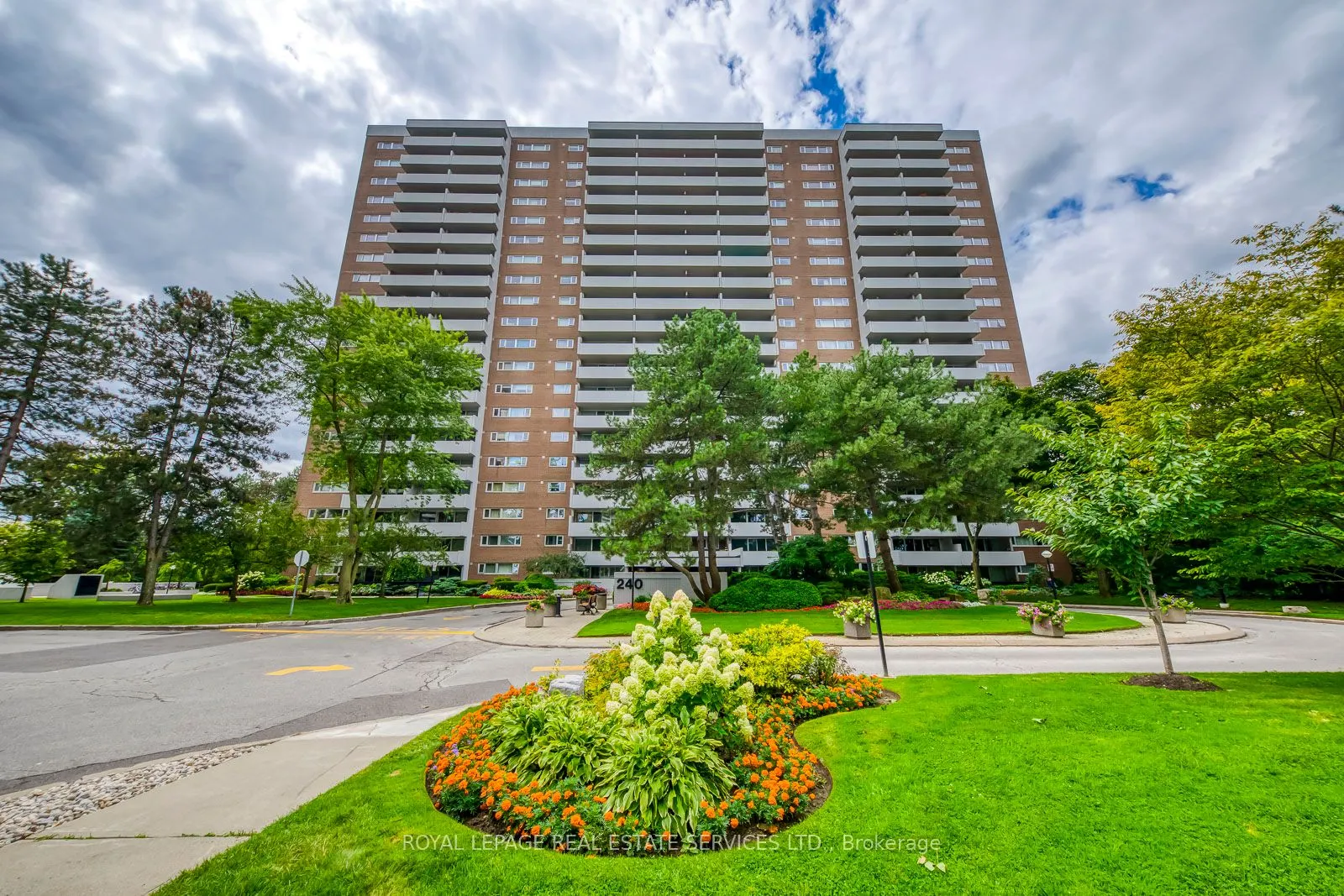 240 Scarlett Road, #405