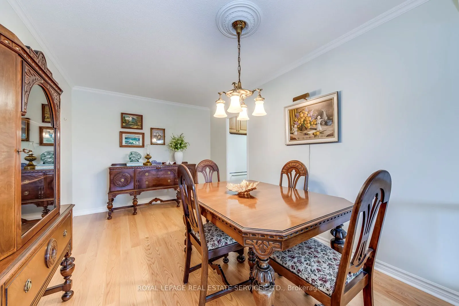 240 Scarlett Road, #405