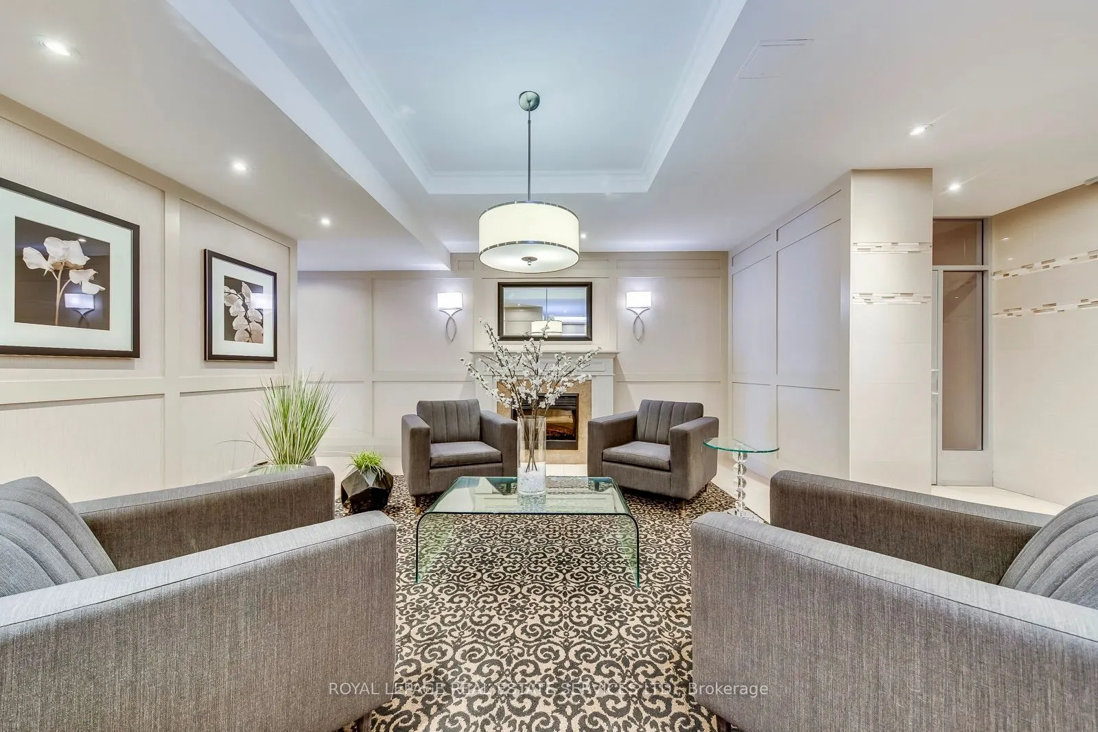 240 Scarlett Road, #405