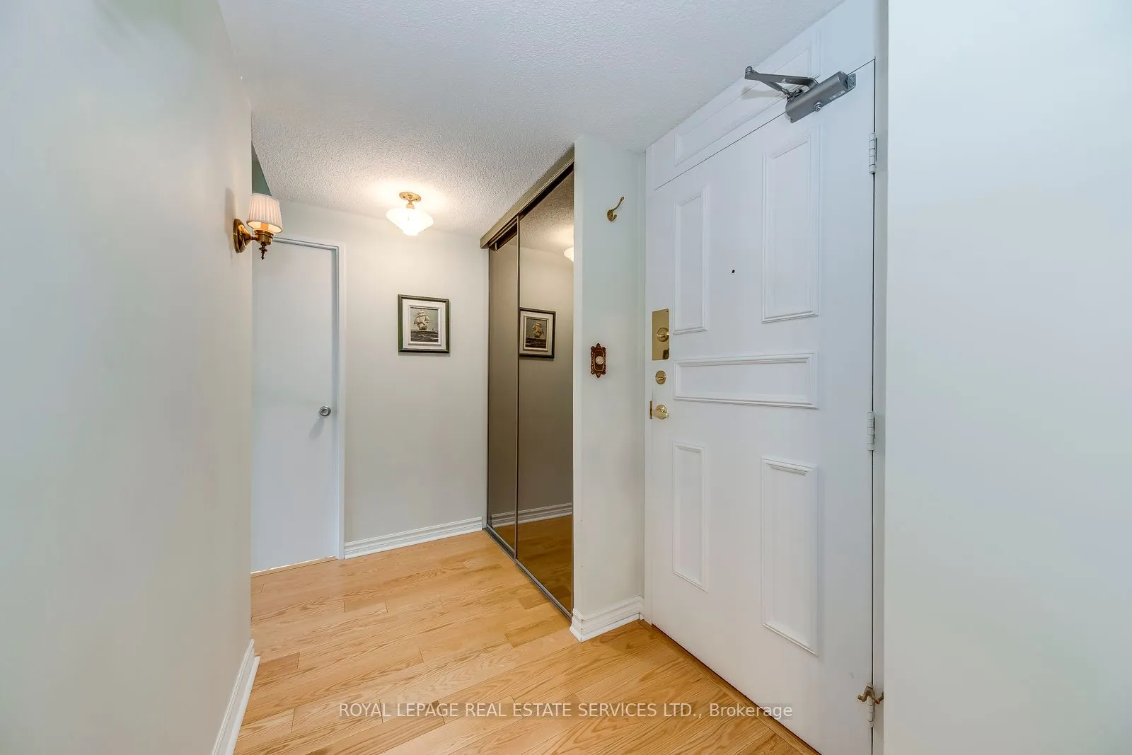 240 Scarlett Road, #405
