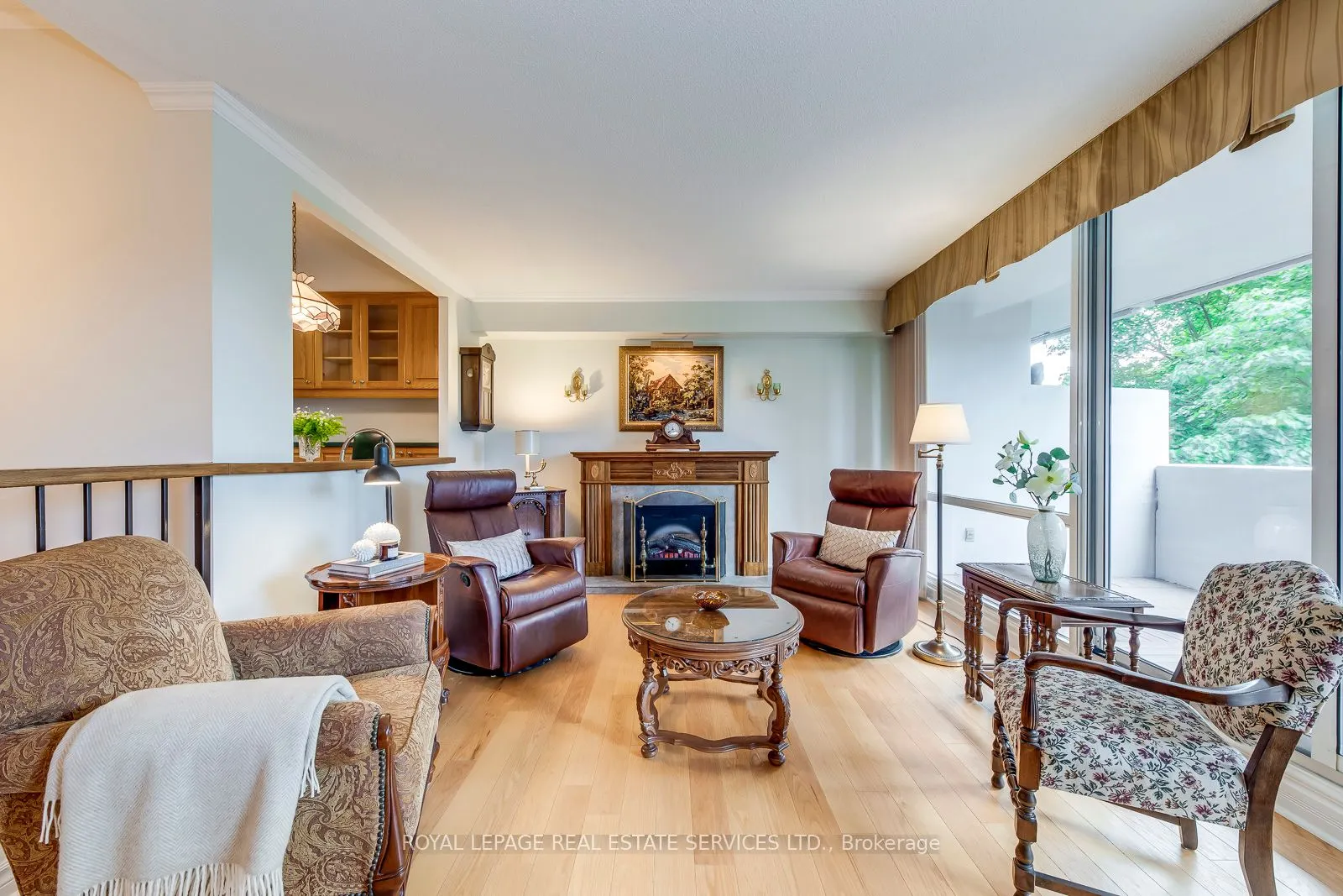 240 Scarlett Road, #405