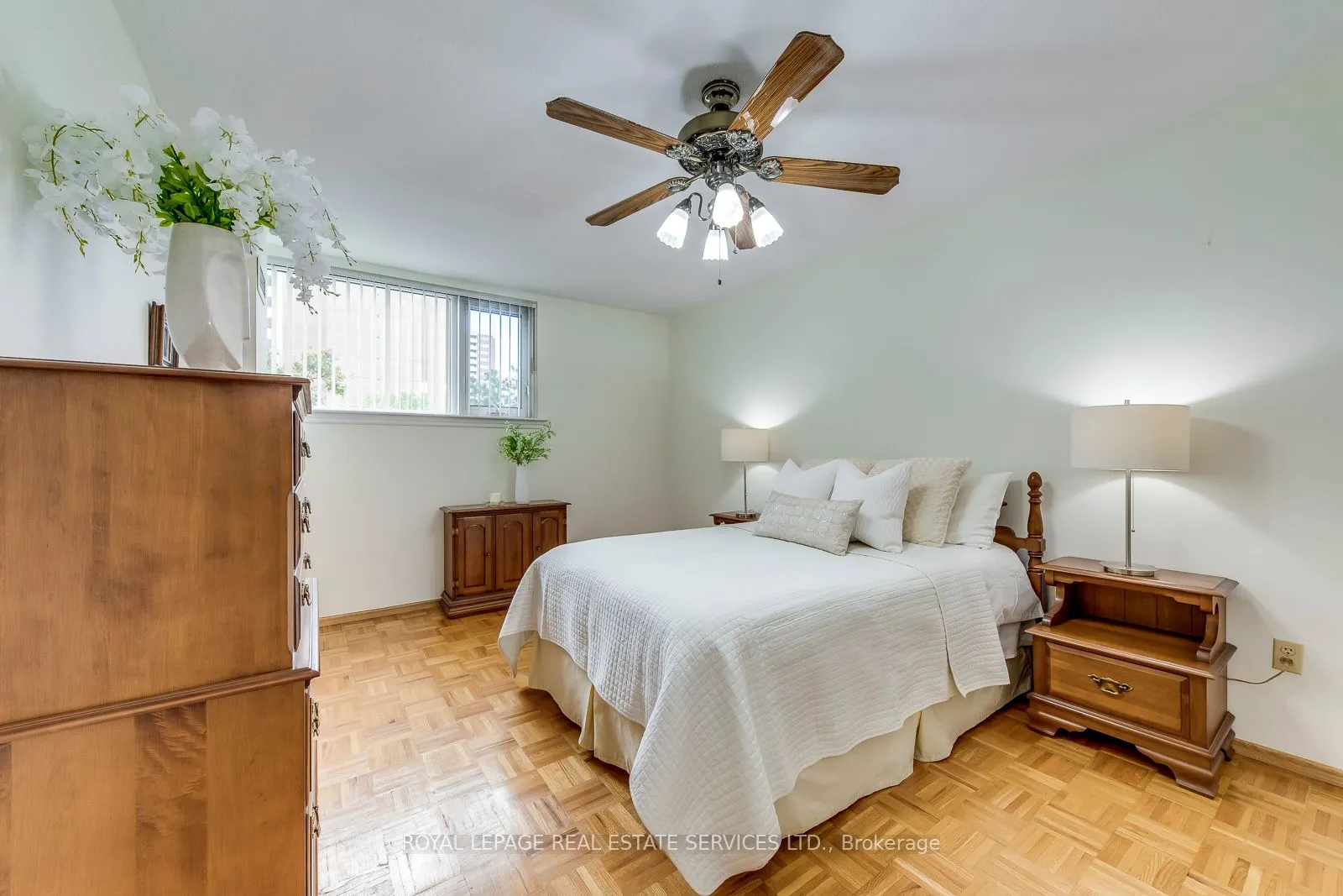 240 Scarlett Road, #405