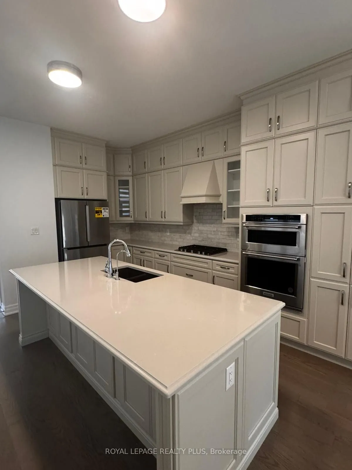 3150 Moss Gardens