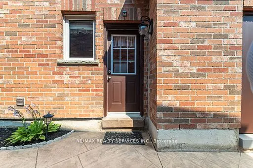 6 Hugo Road