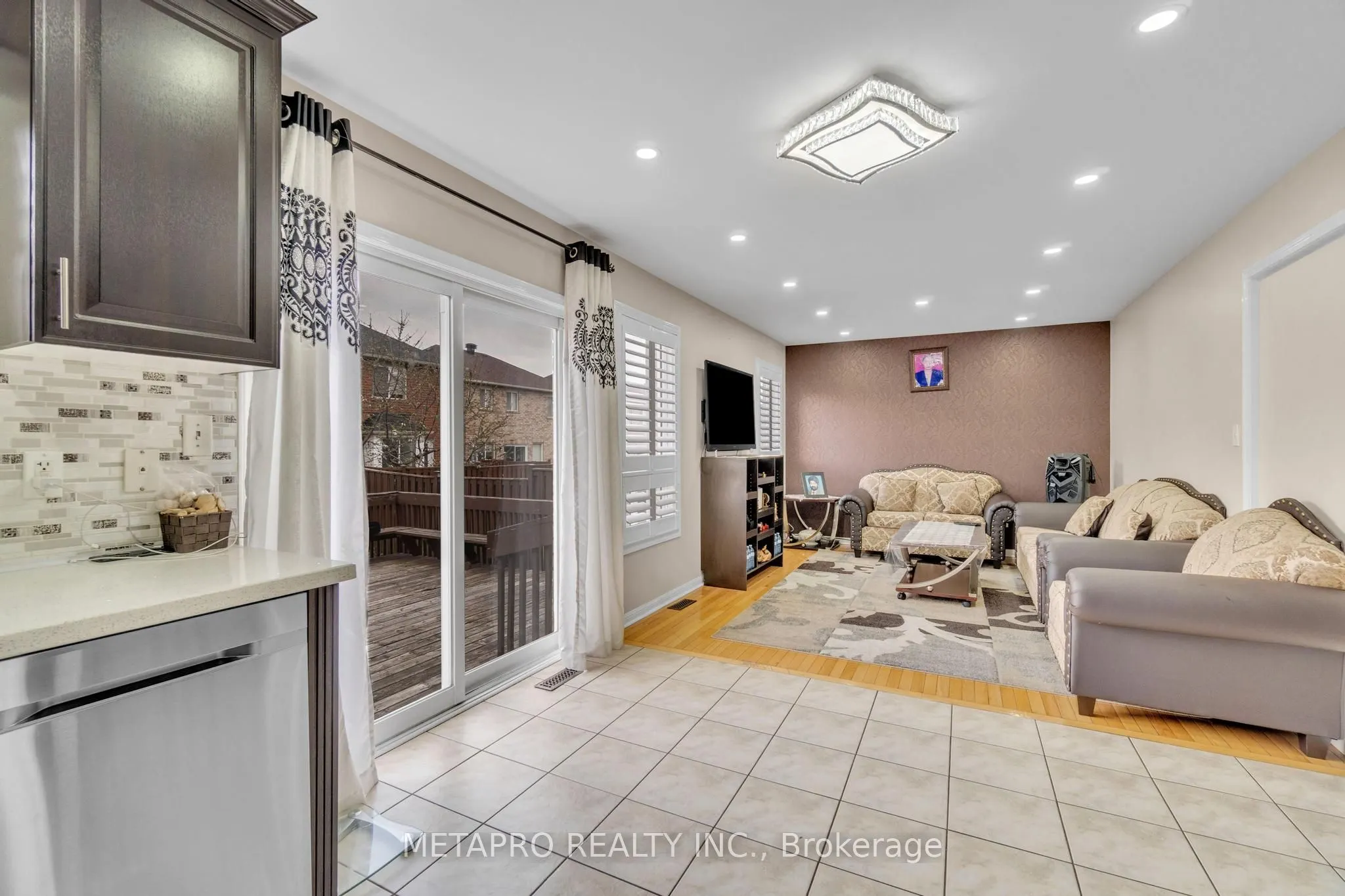 19 Firwood Crescent