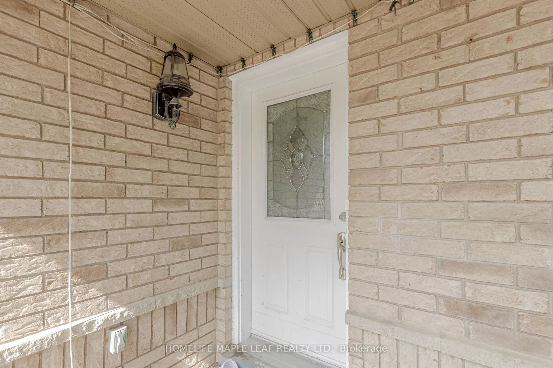 35 Ridgefield Court