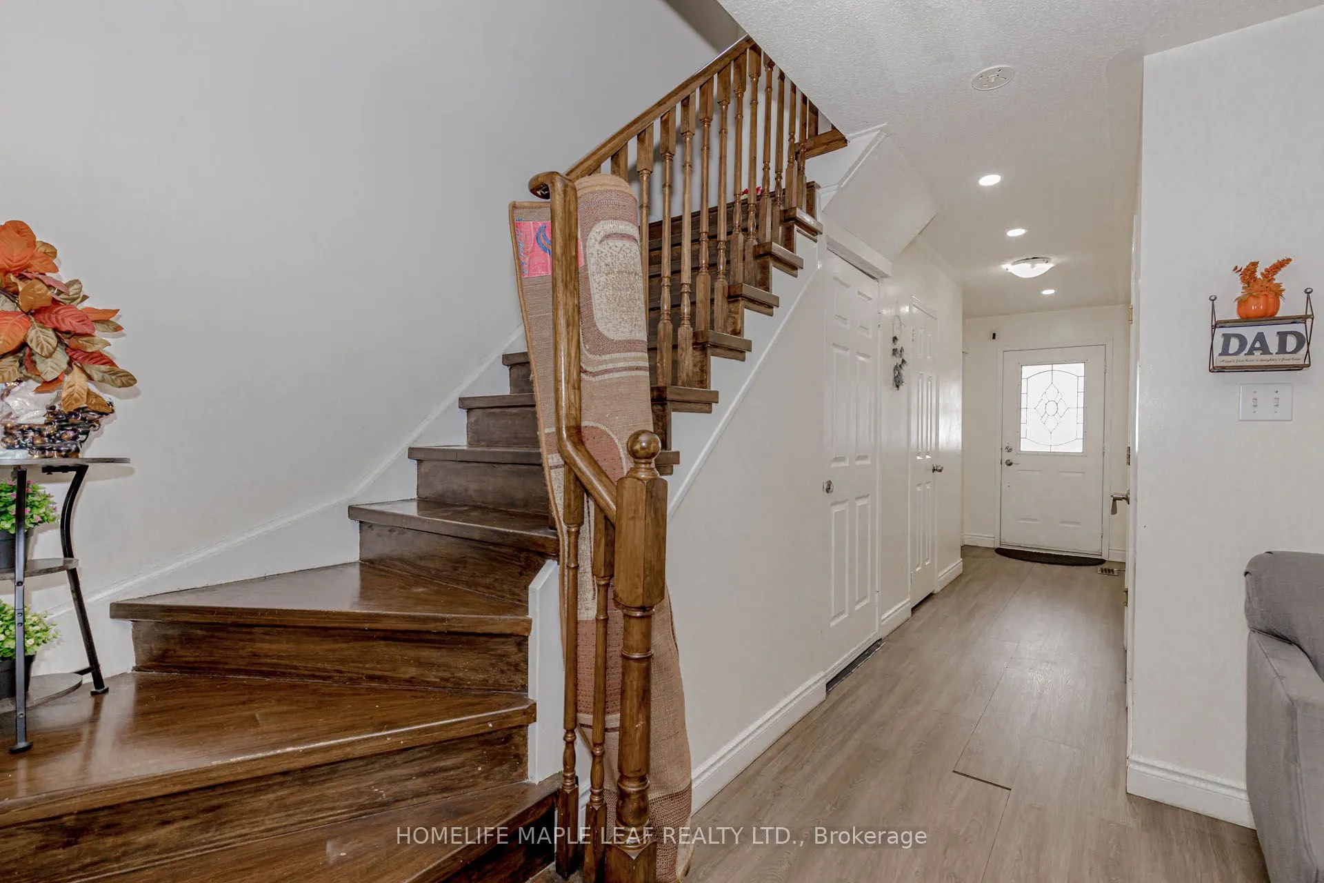 35 Ridgefield Court
