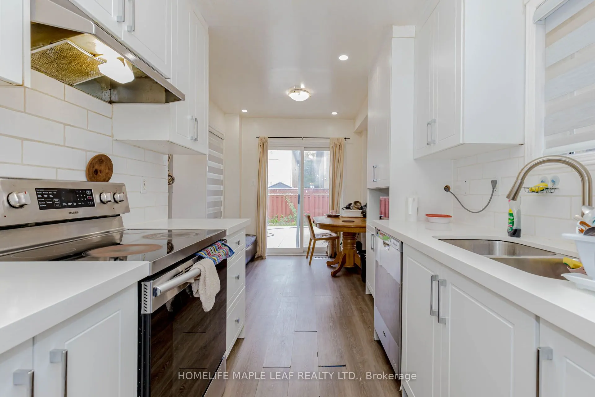35 Ridgefield Court