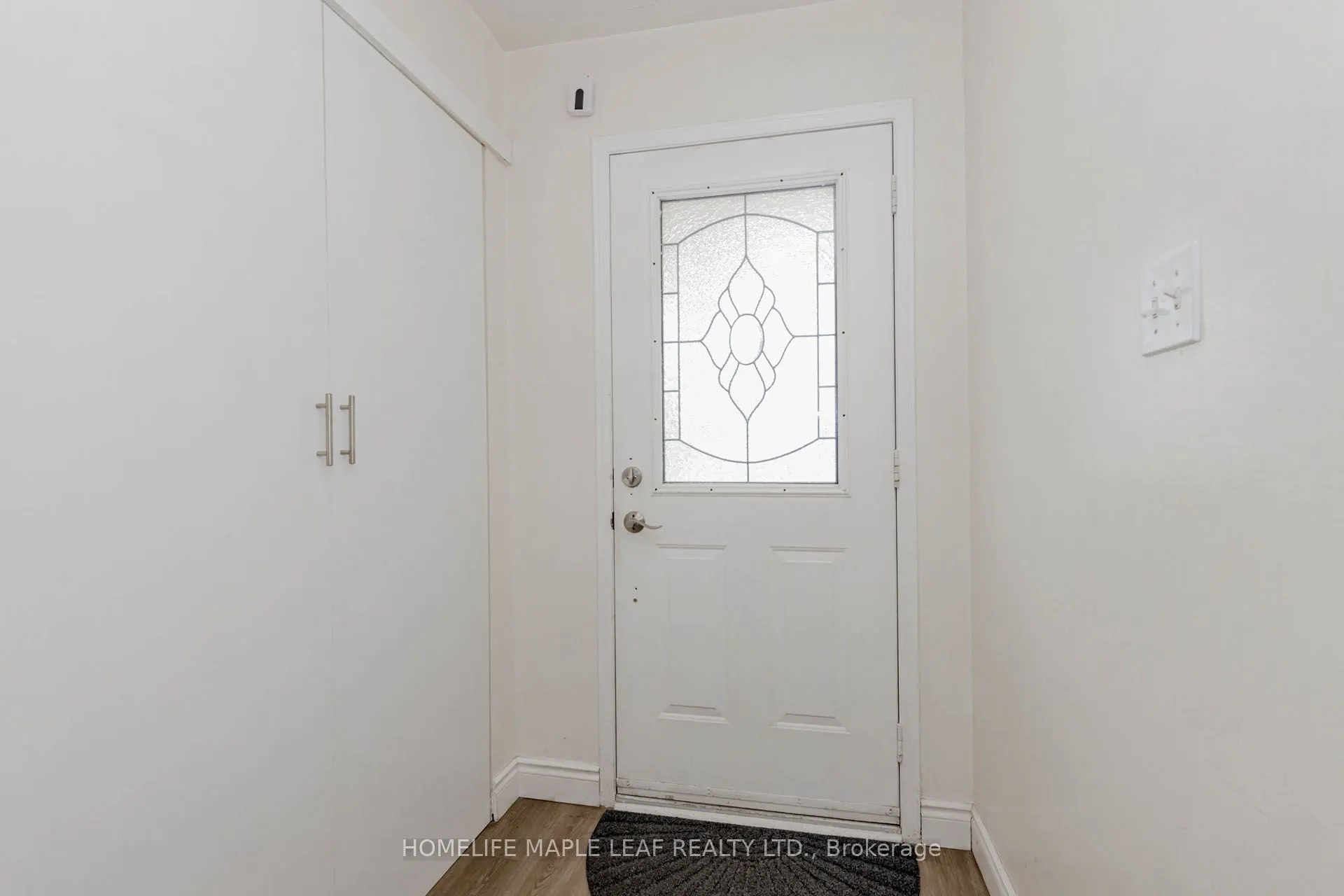 35 Ridgefield Court
