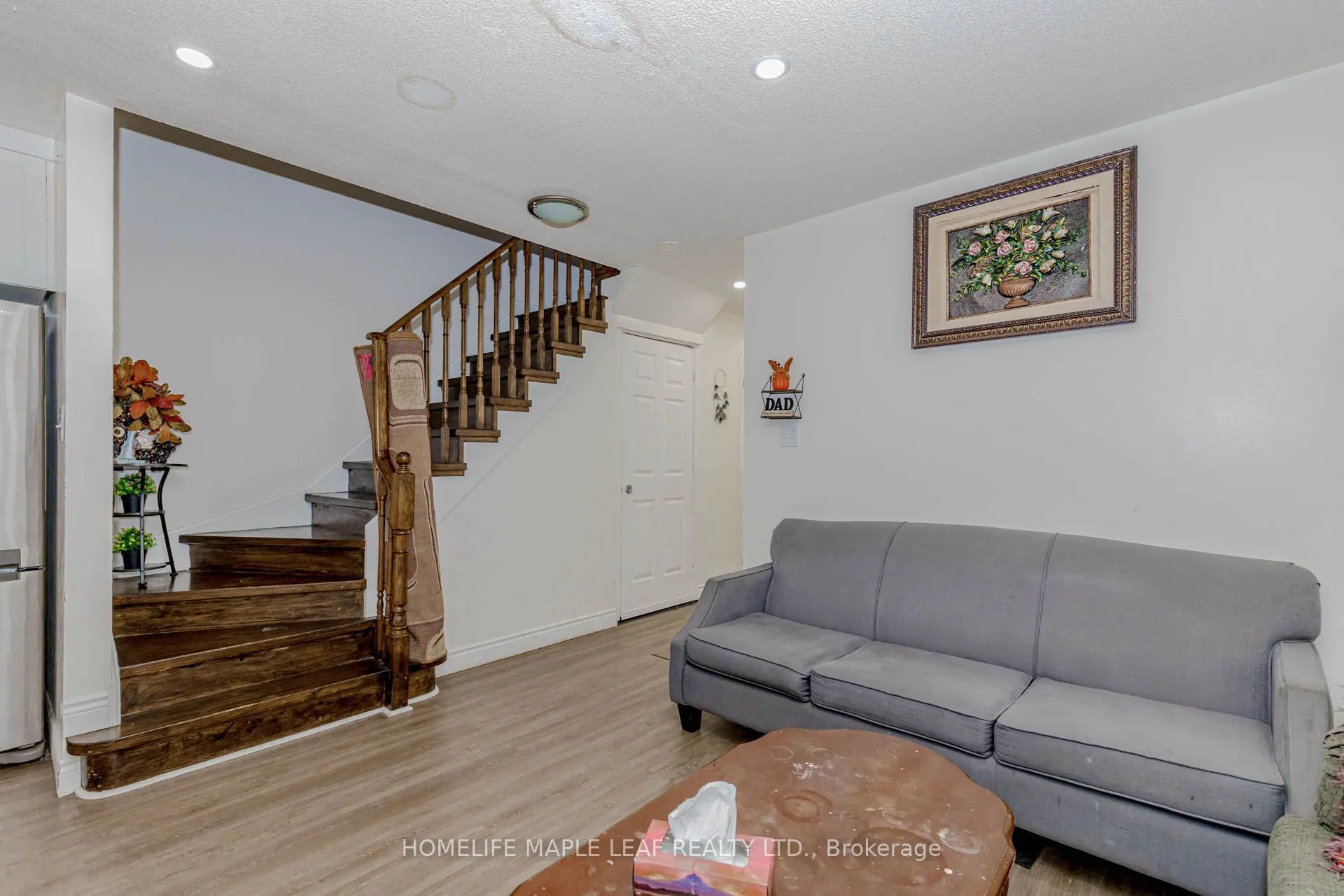 35 Ridgefield Court