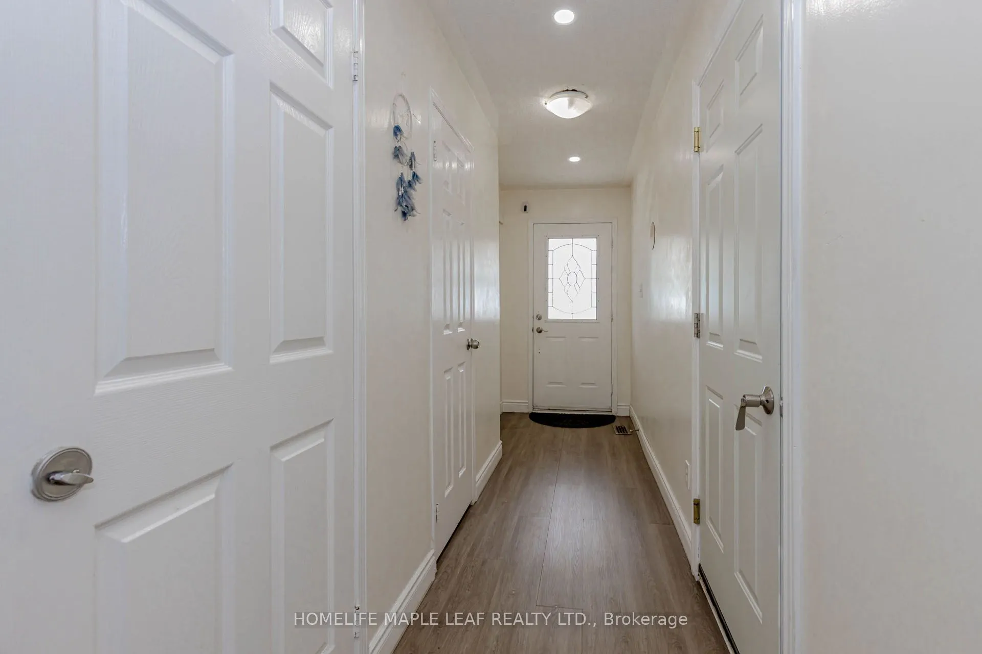35 Ridgefield Court