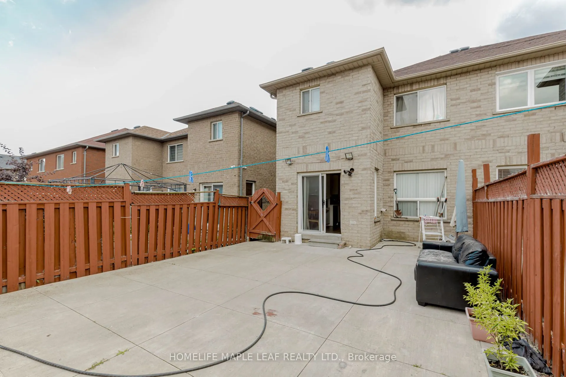 35 Ridgefield Court