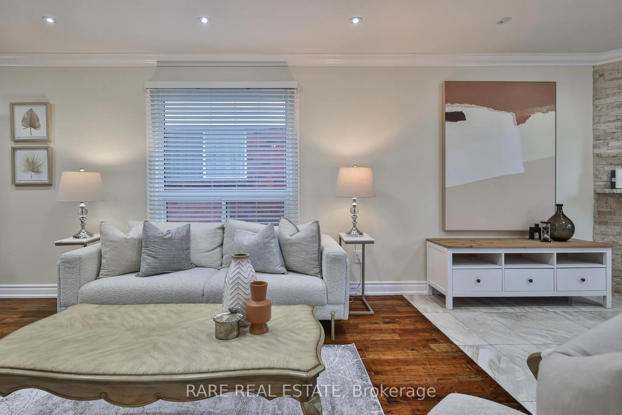 3576 Cherrington Crescent