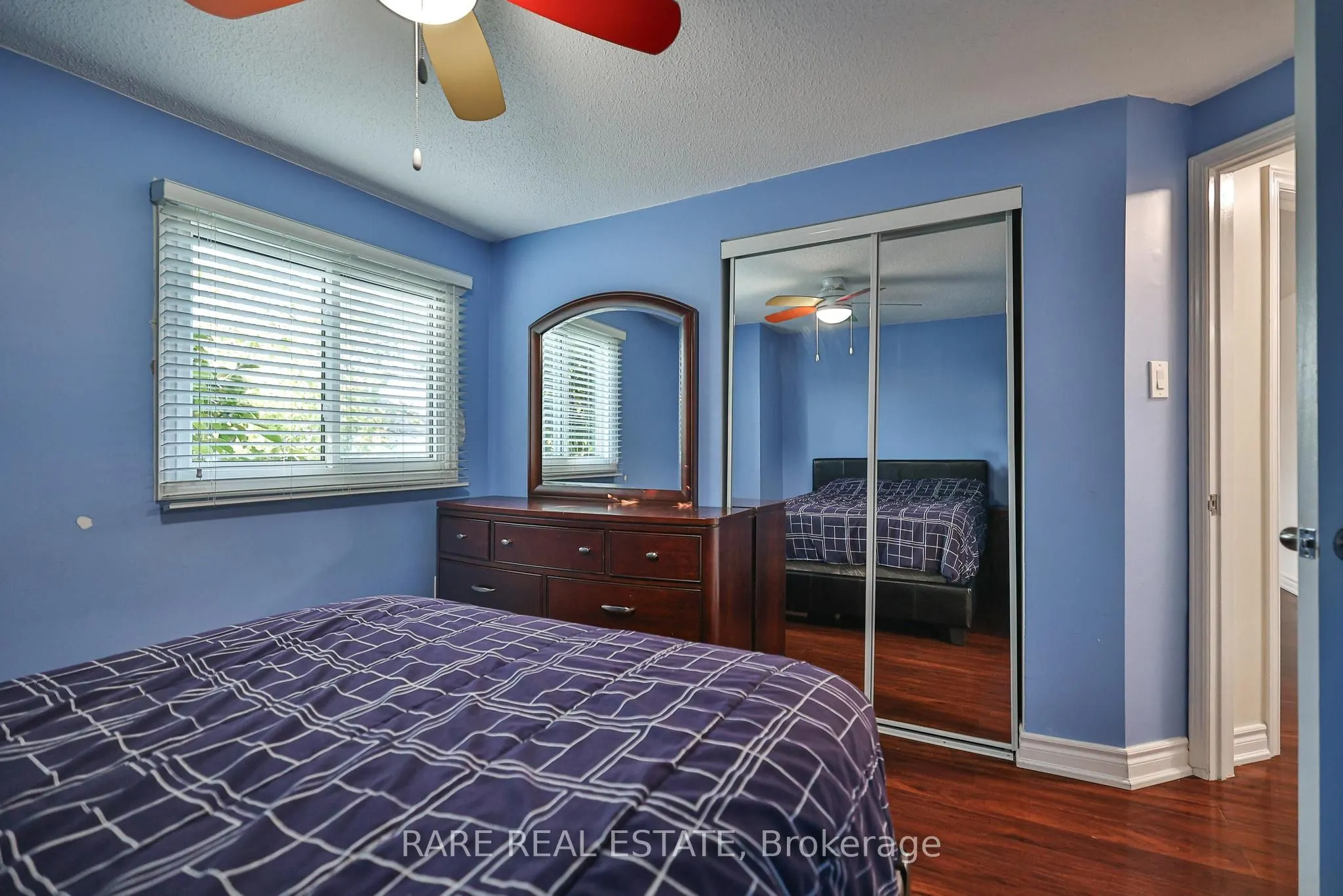 3576 Cherrington Crescent