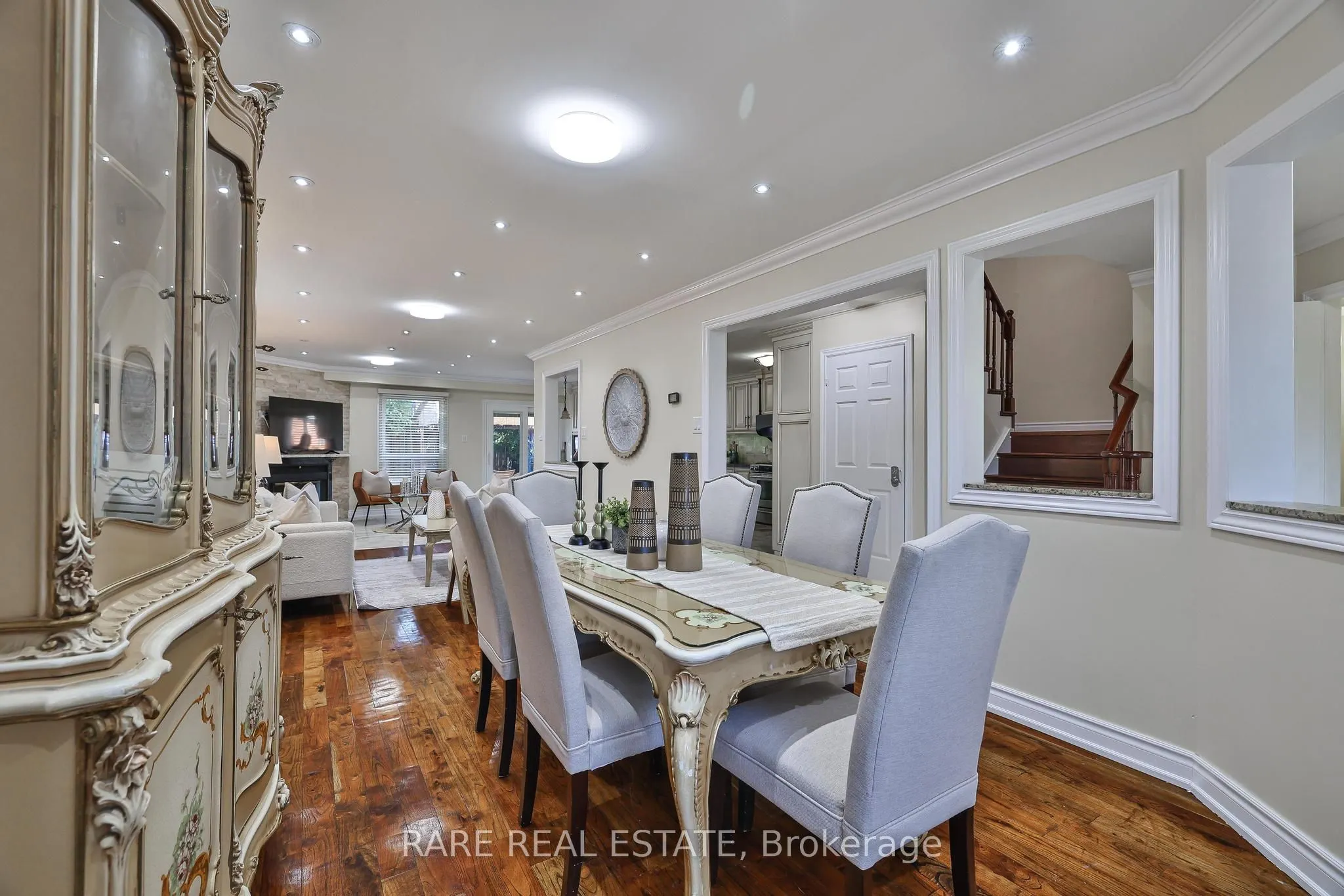 3576 Cherrington Crescent