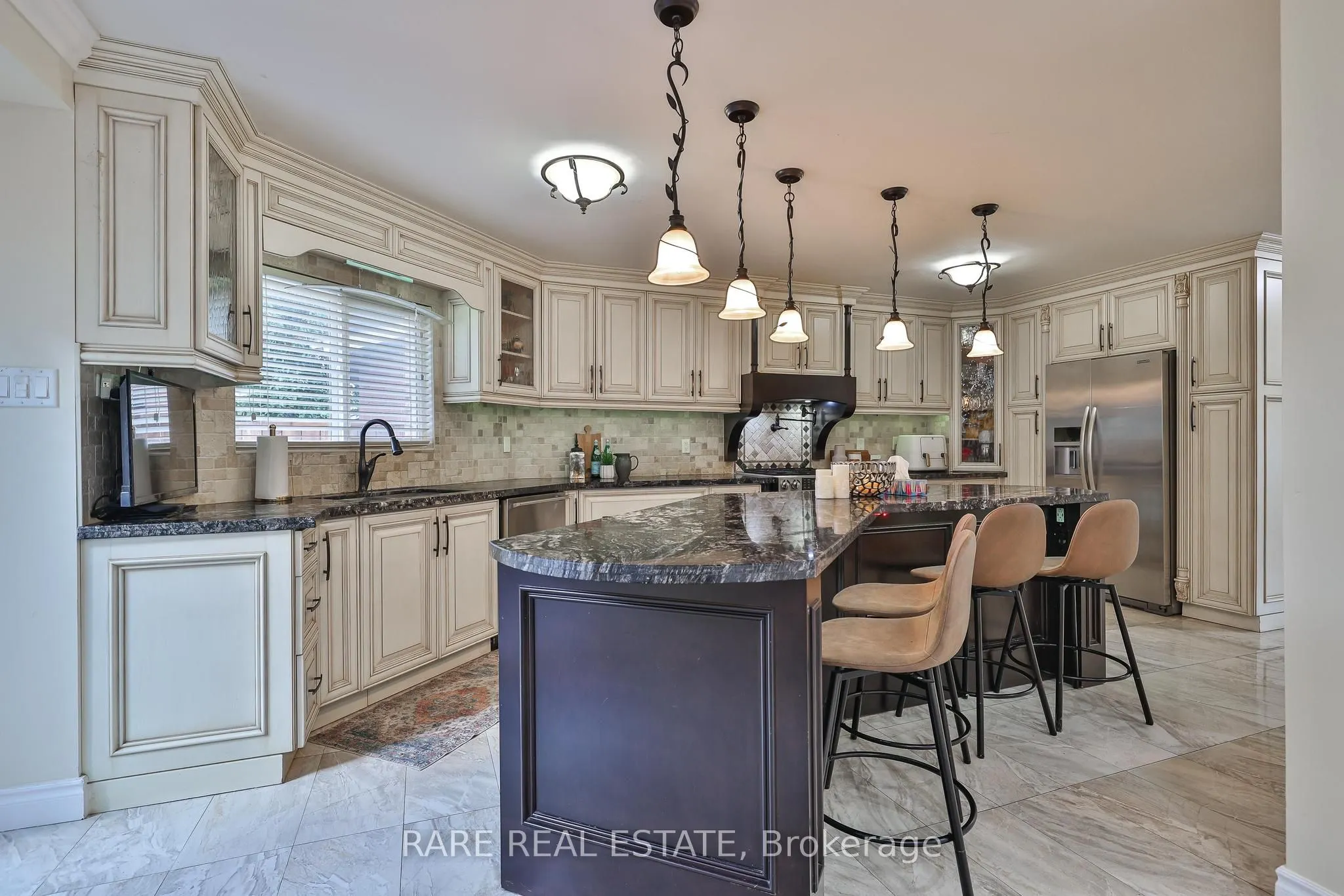 3576 Cherrington Crescent