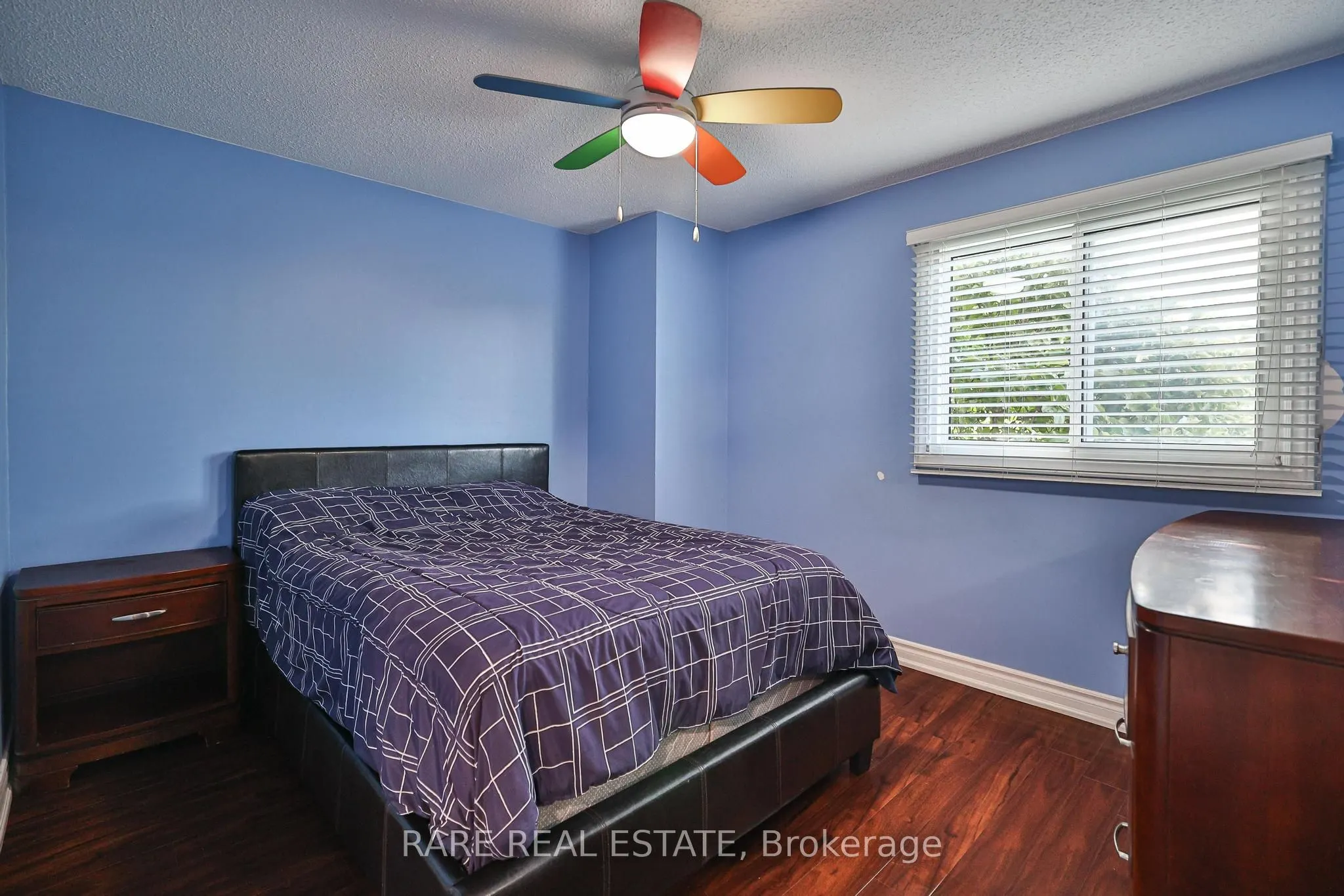 3576 Cherrington Crescent