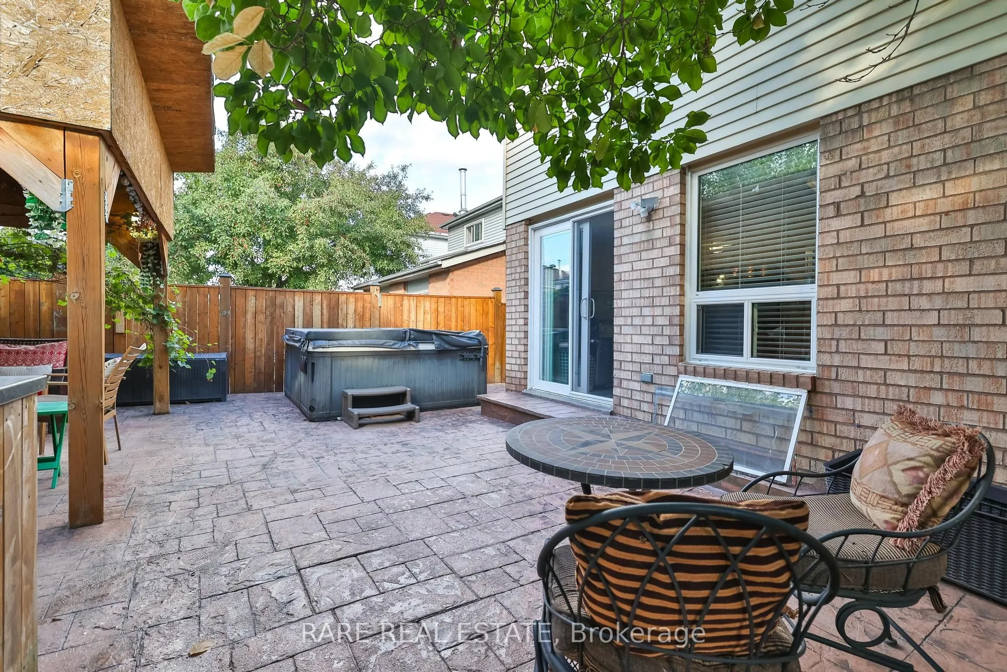 3576 Cherrington Crescent