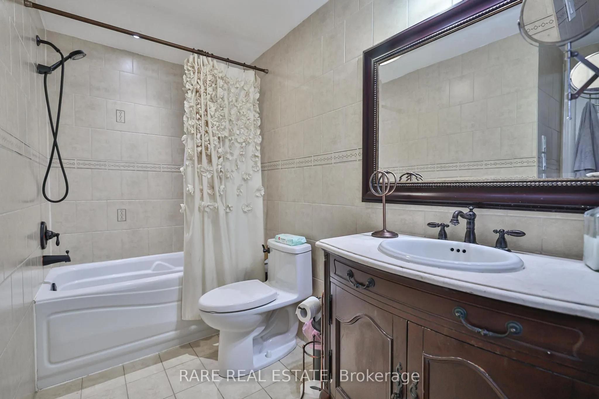 3576 Cherrington Crescent