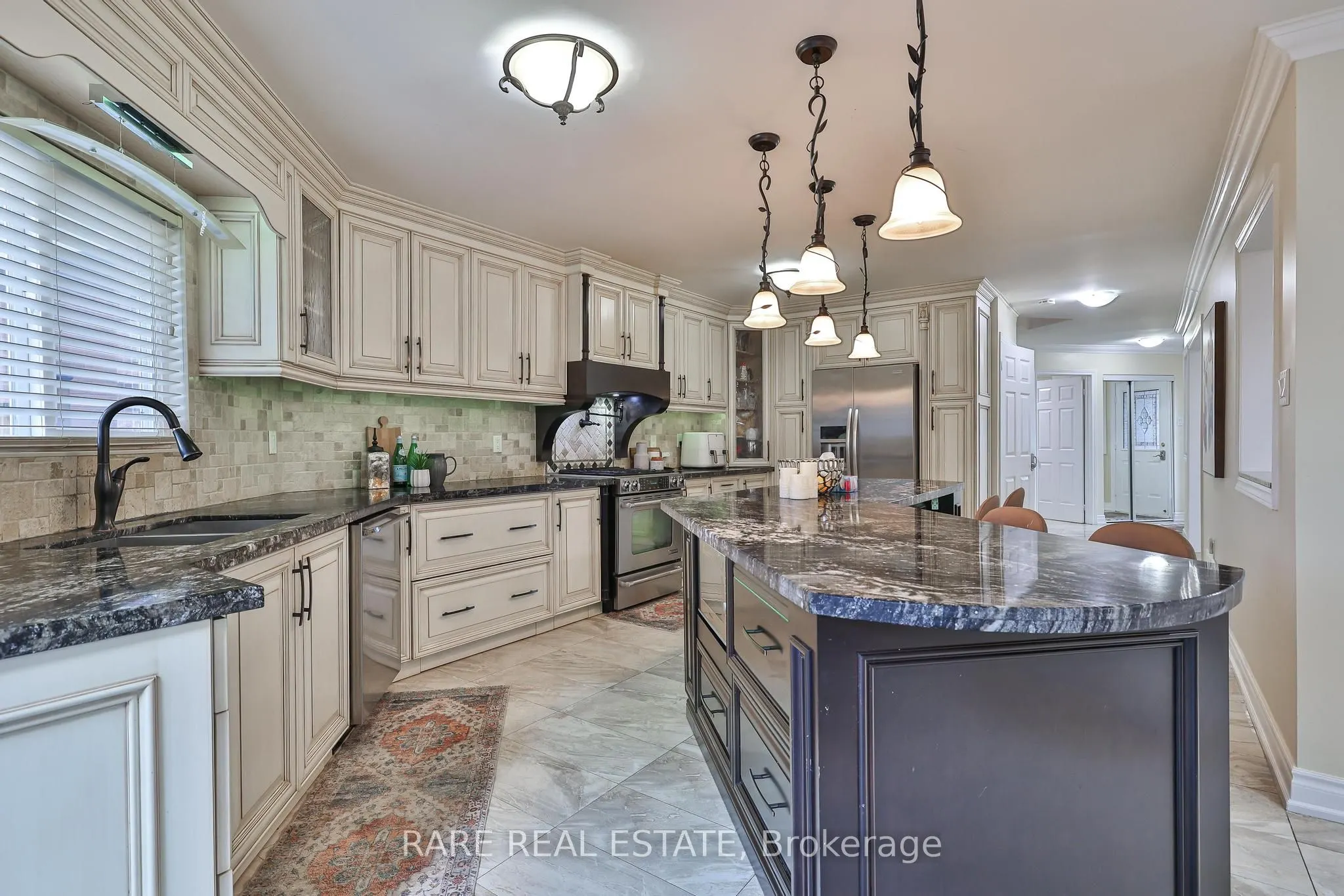 3576 Cherrington Crescent
