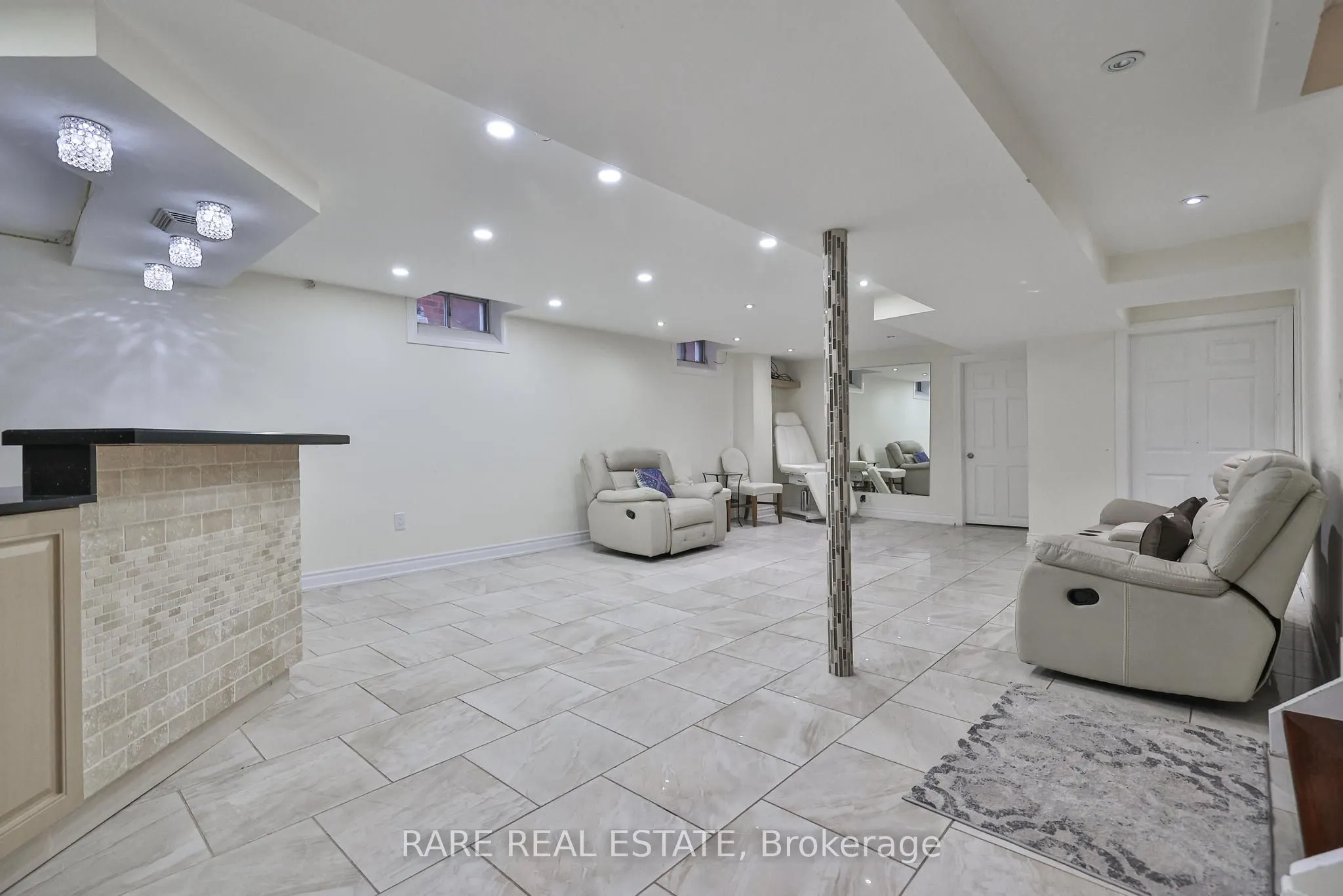 3576 Cherrington Crescent