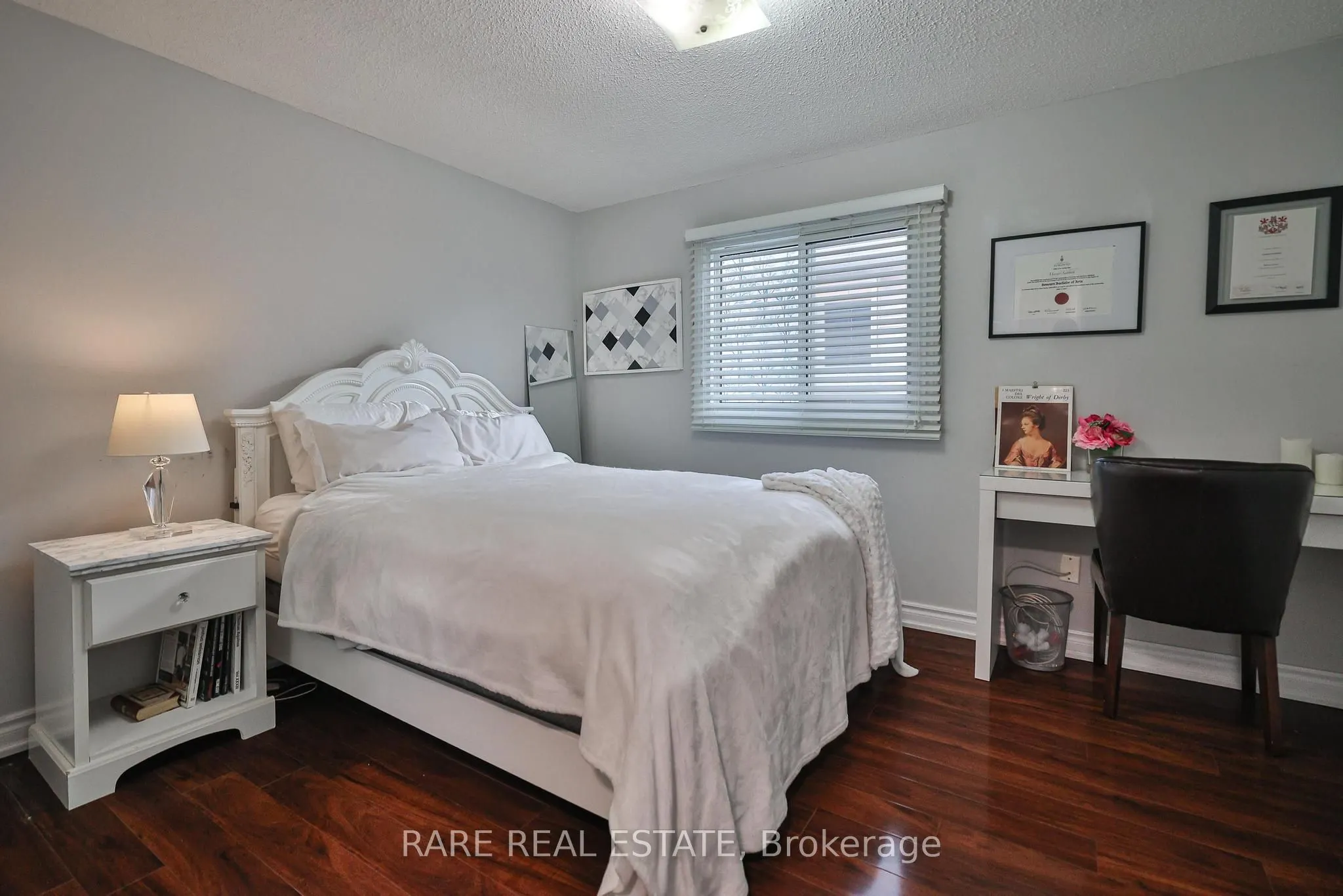 3576 Cherrington Crescent