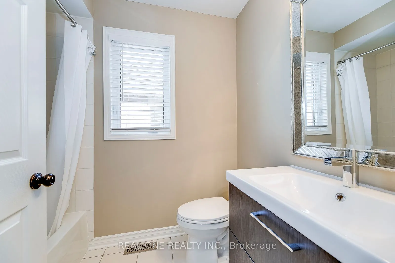 4162 Judson Common