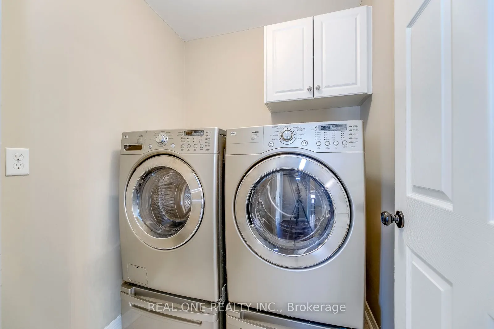 4162 Judson Common