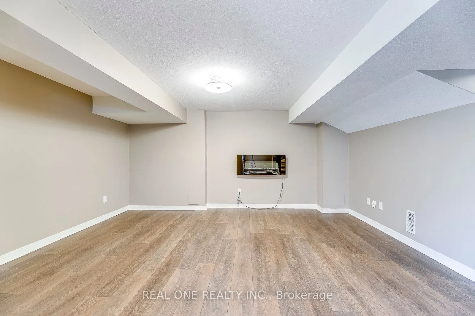 4162 Judson Common