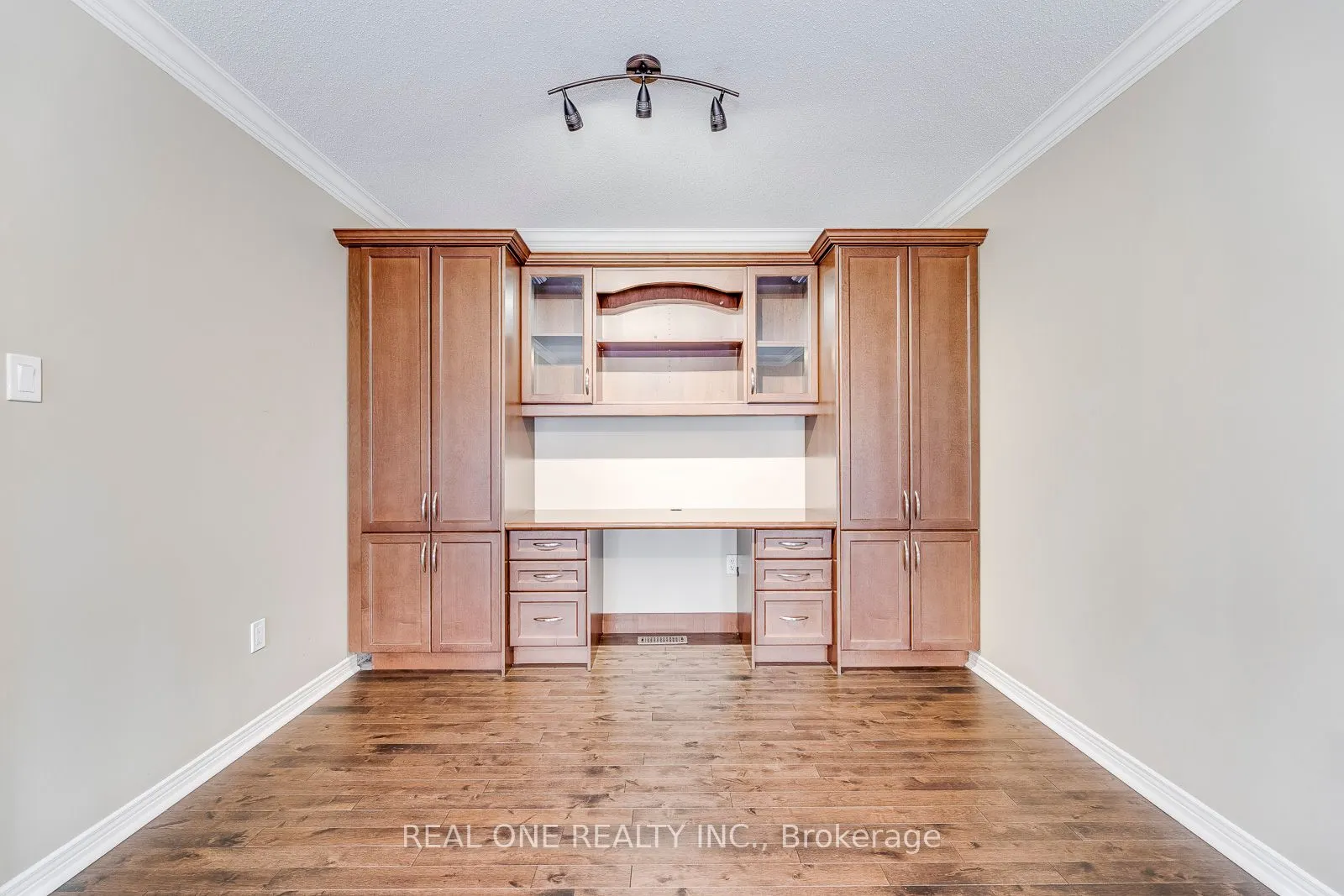 4162 Judson Common