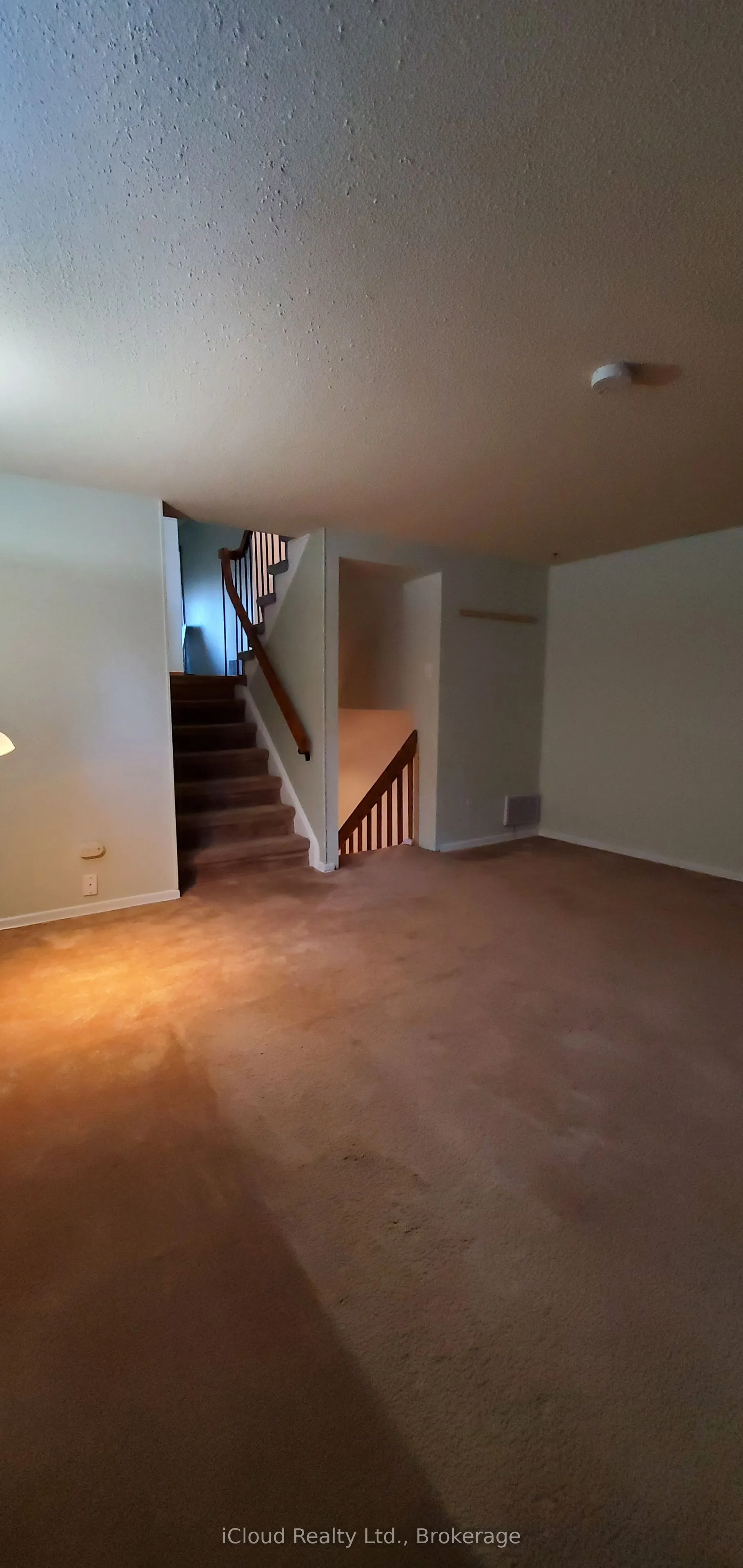 12 Simmons Boulevard