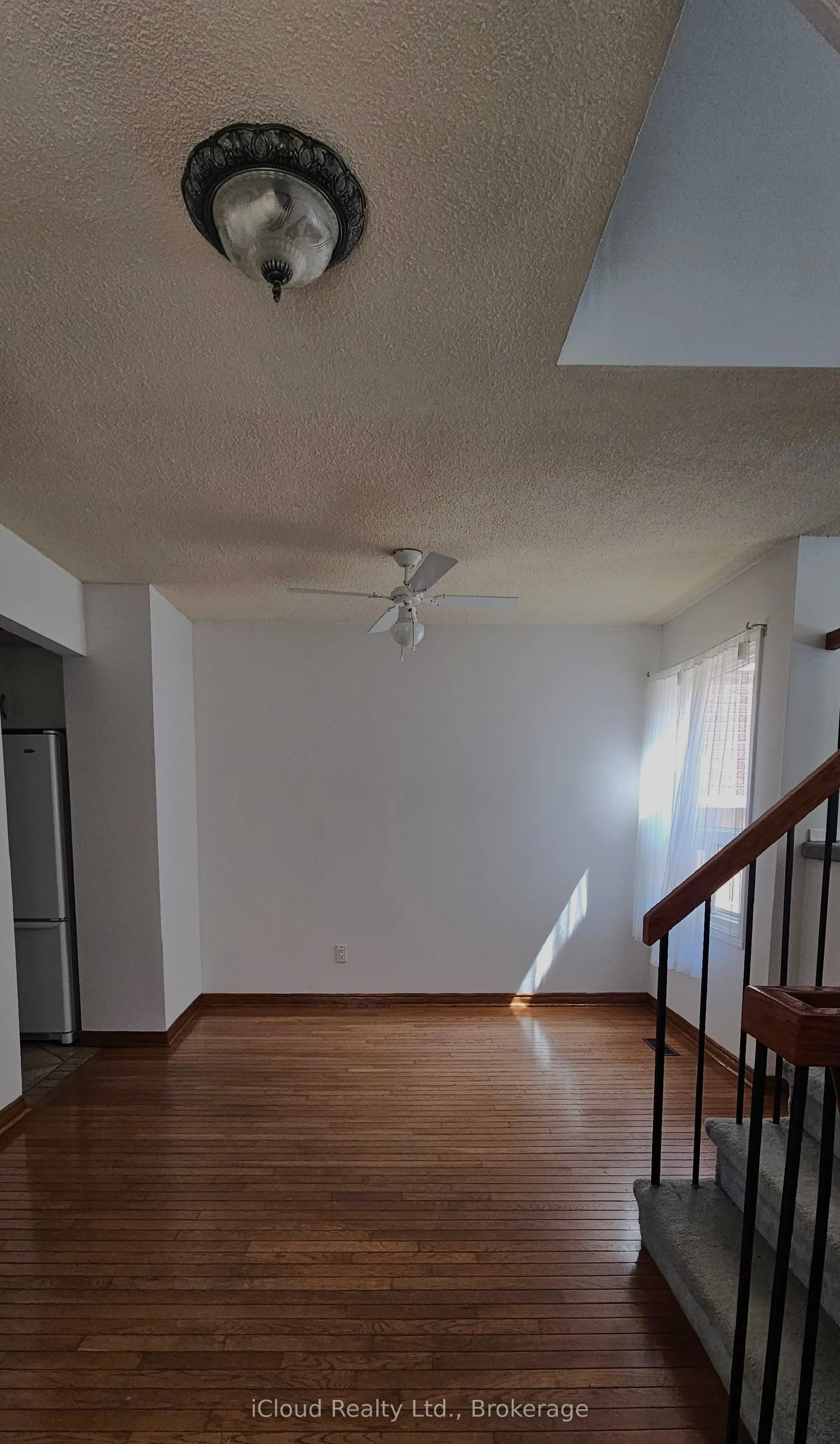 12 Simmons Boulevard