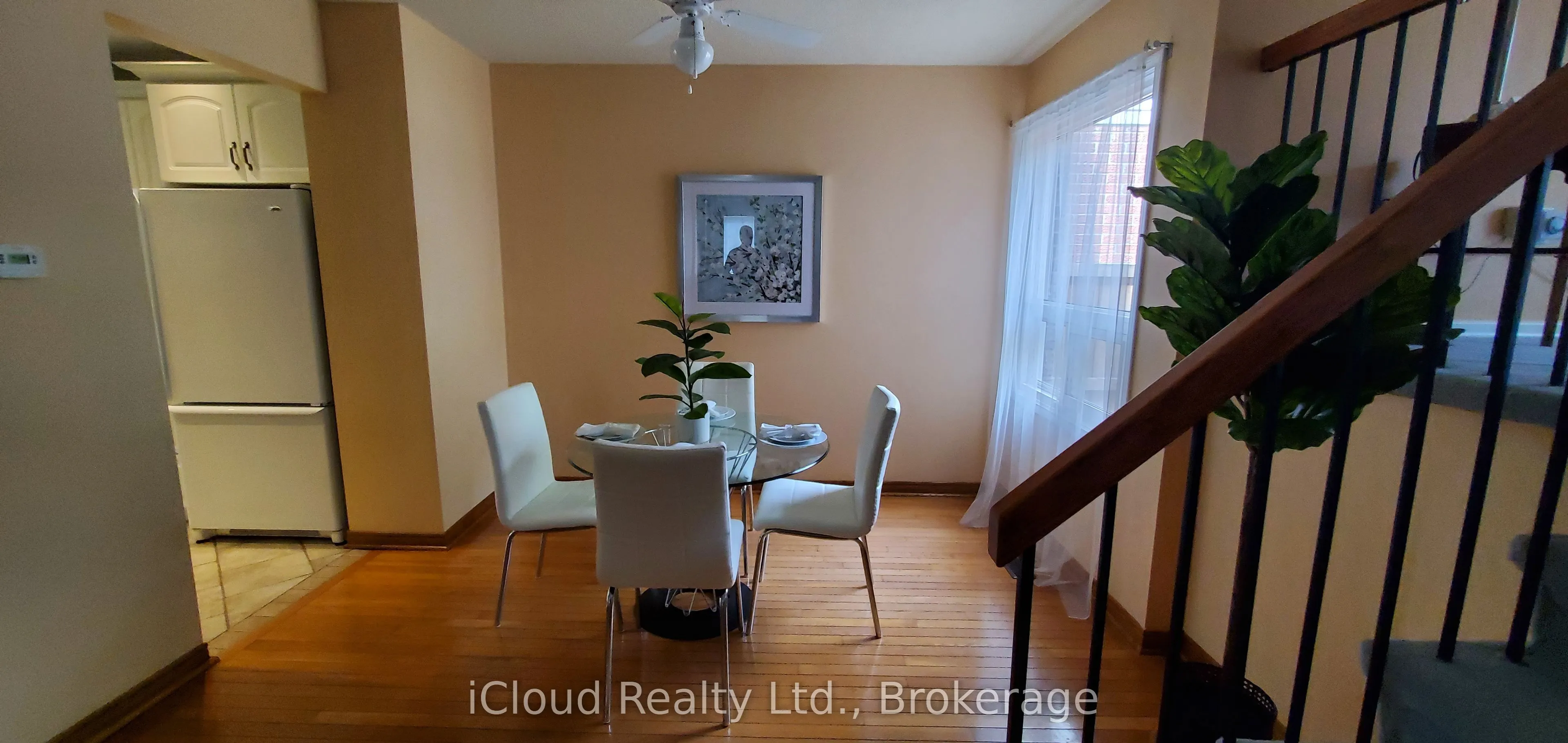 12 Simmons Boulevard