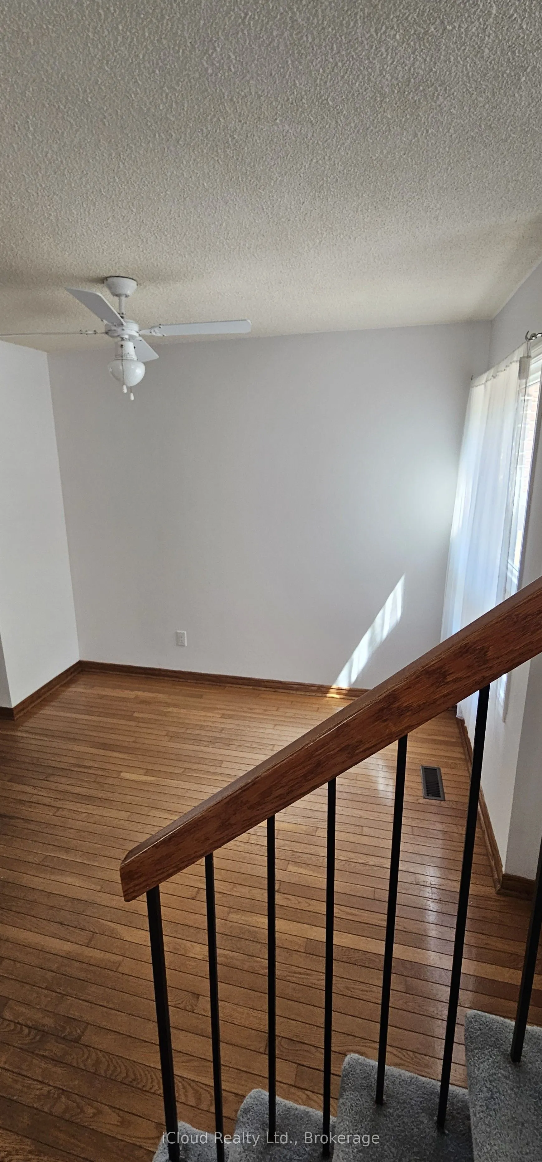 12 Simmons Boulevard