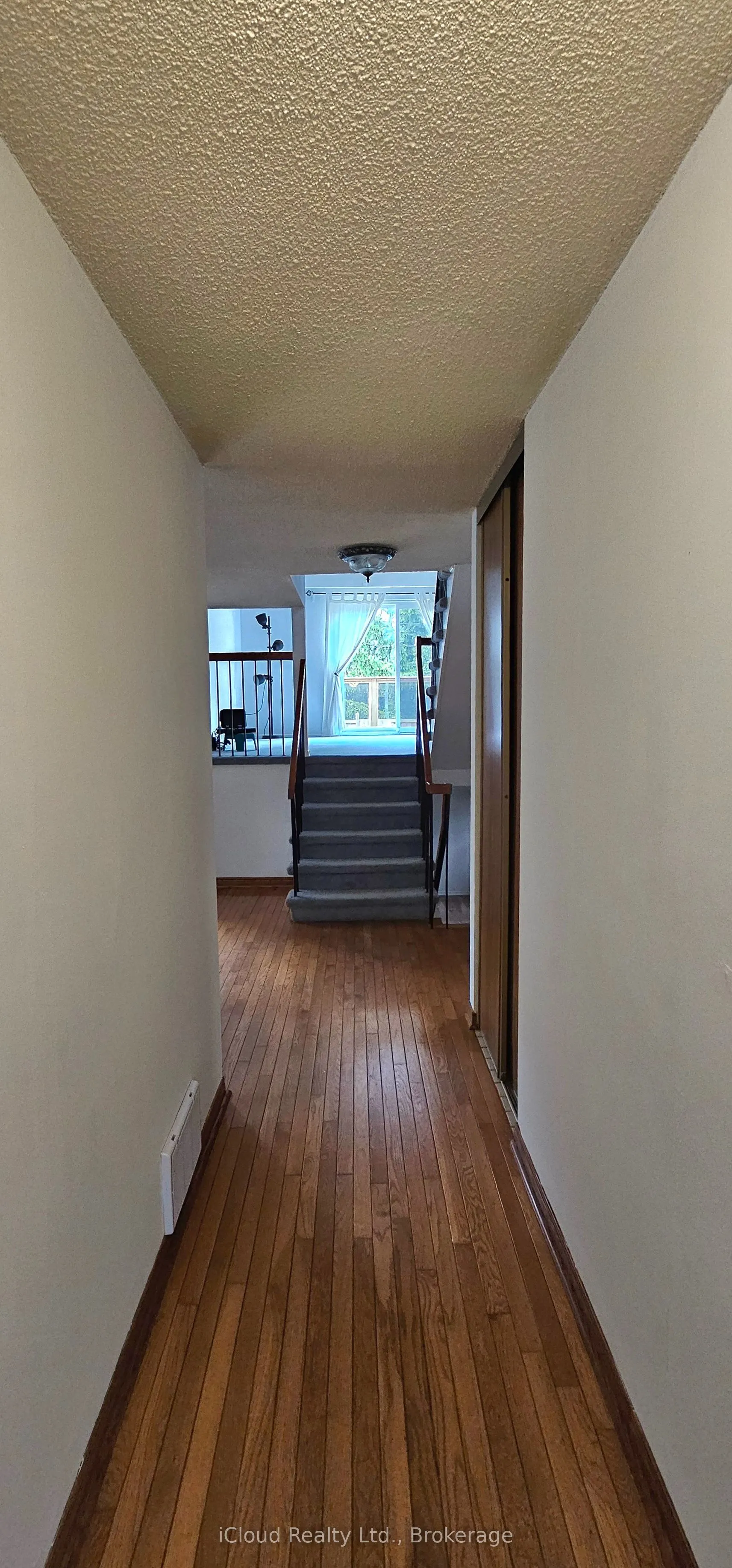 12 Simmons Boulevard