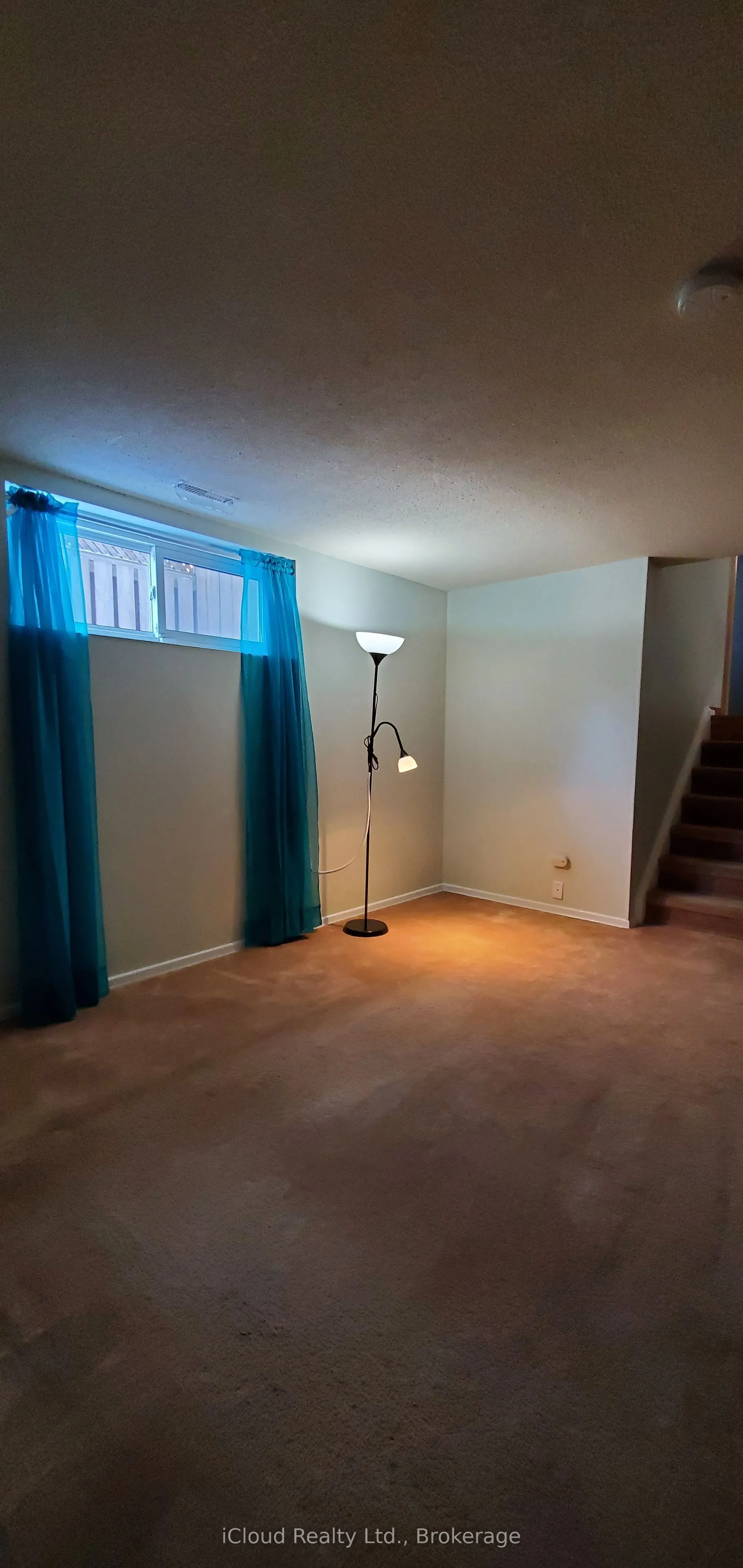 12 Simmons Boulevard