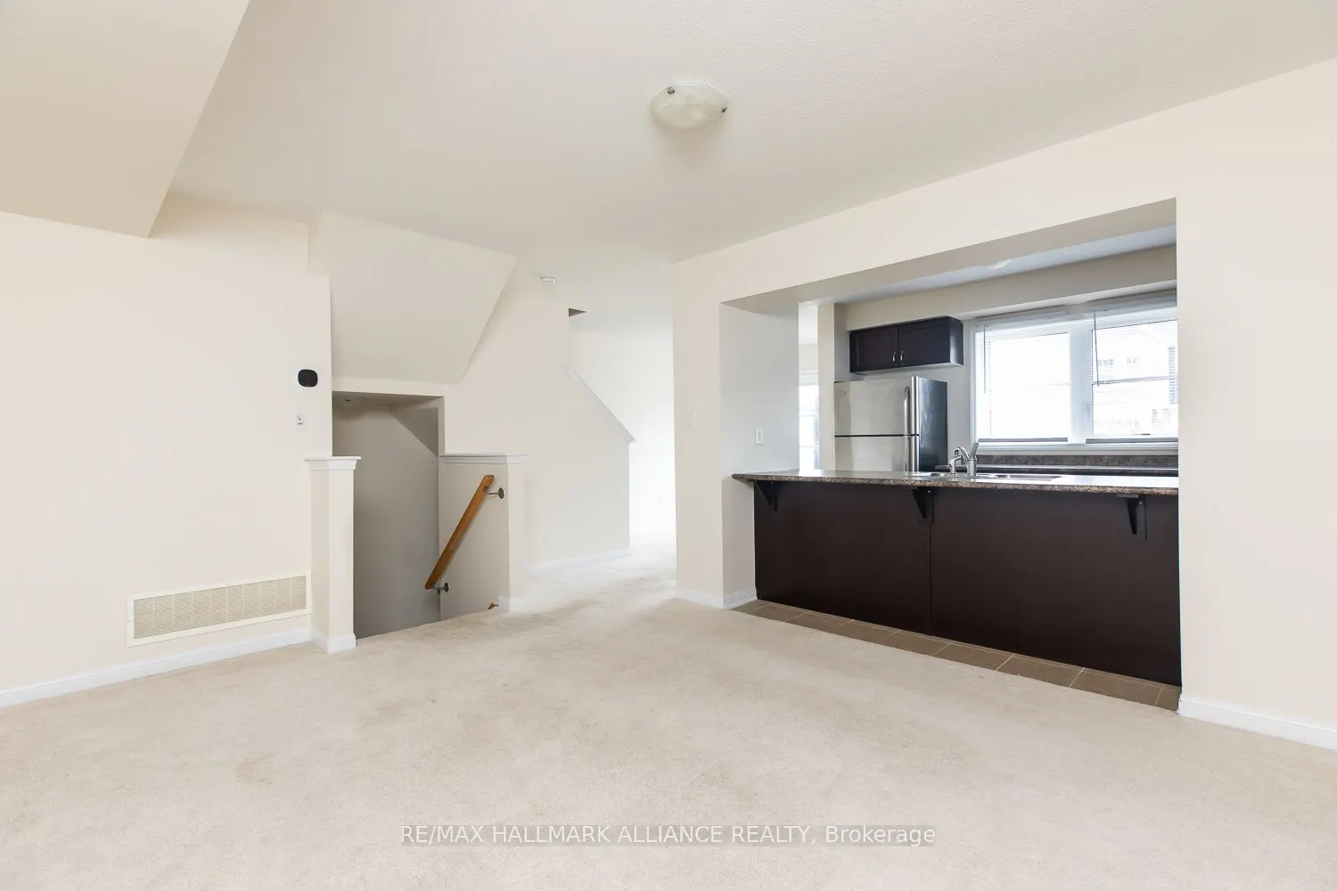 142 Baycliffe Crescent