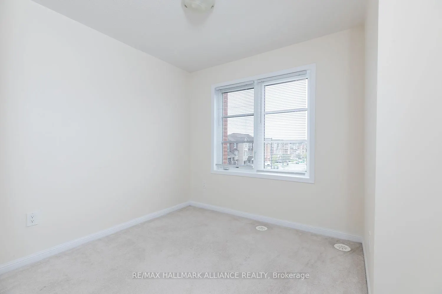 142 Baycliffe Crescent