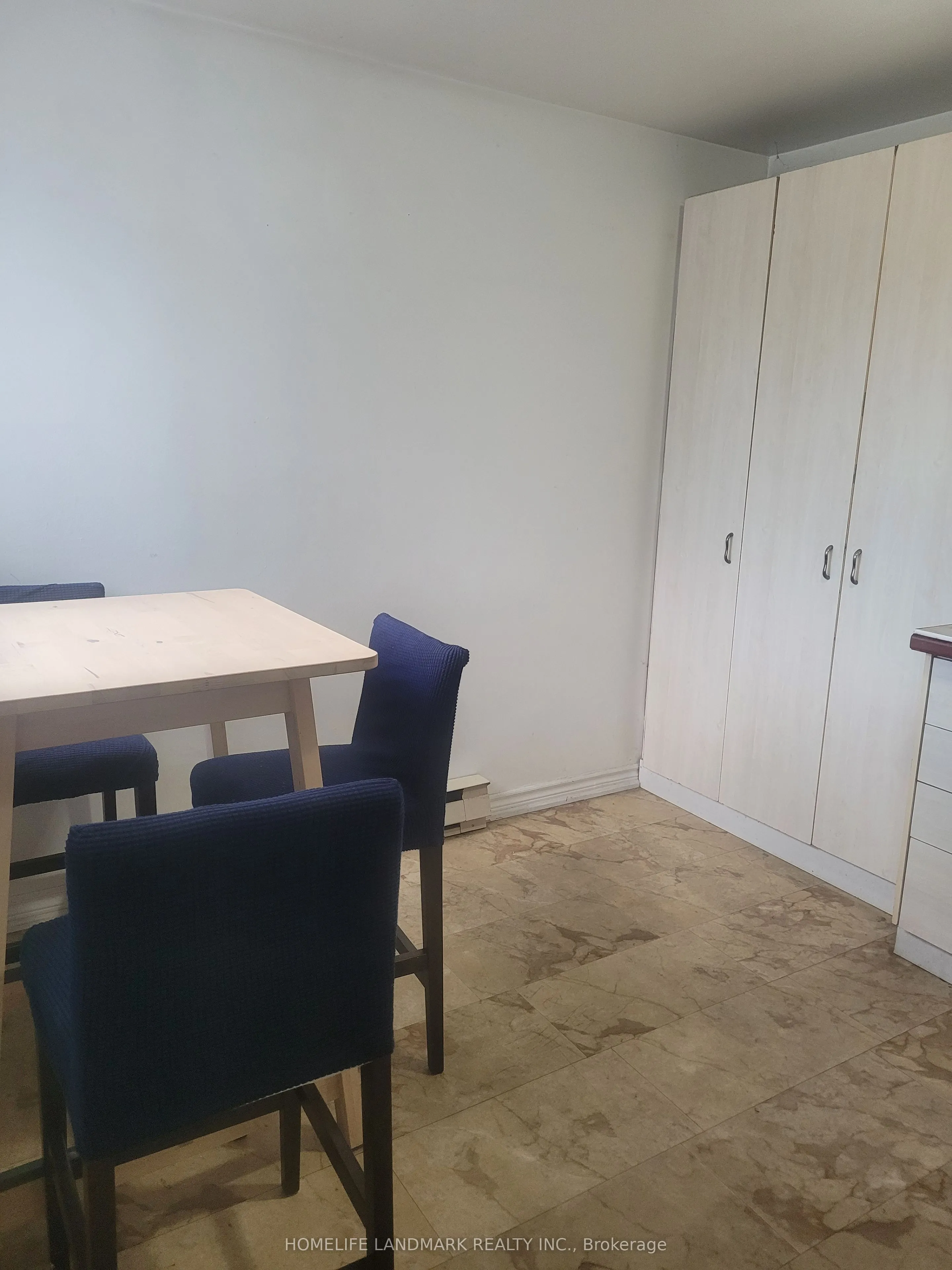 3335 Lake Shore Boulevard W, ##1