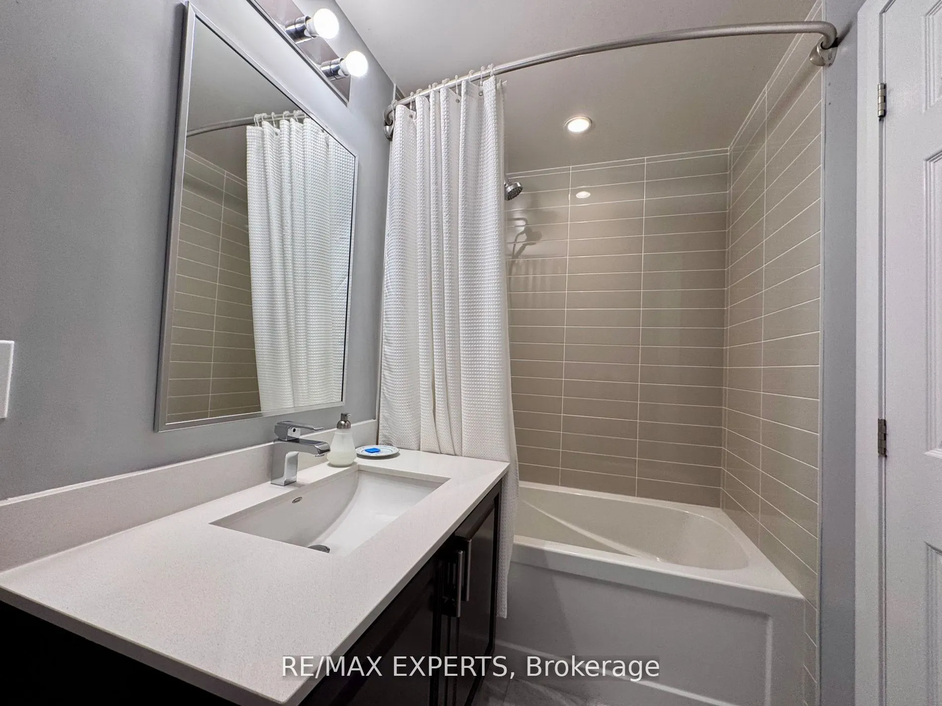 2480 Prince Michael Drive, #623